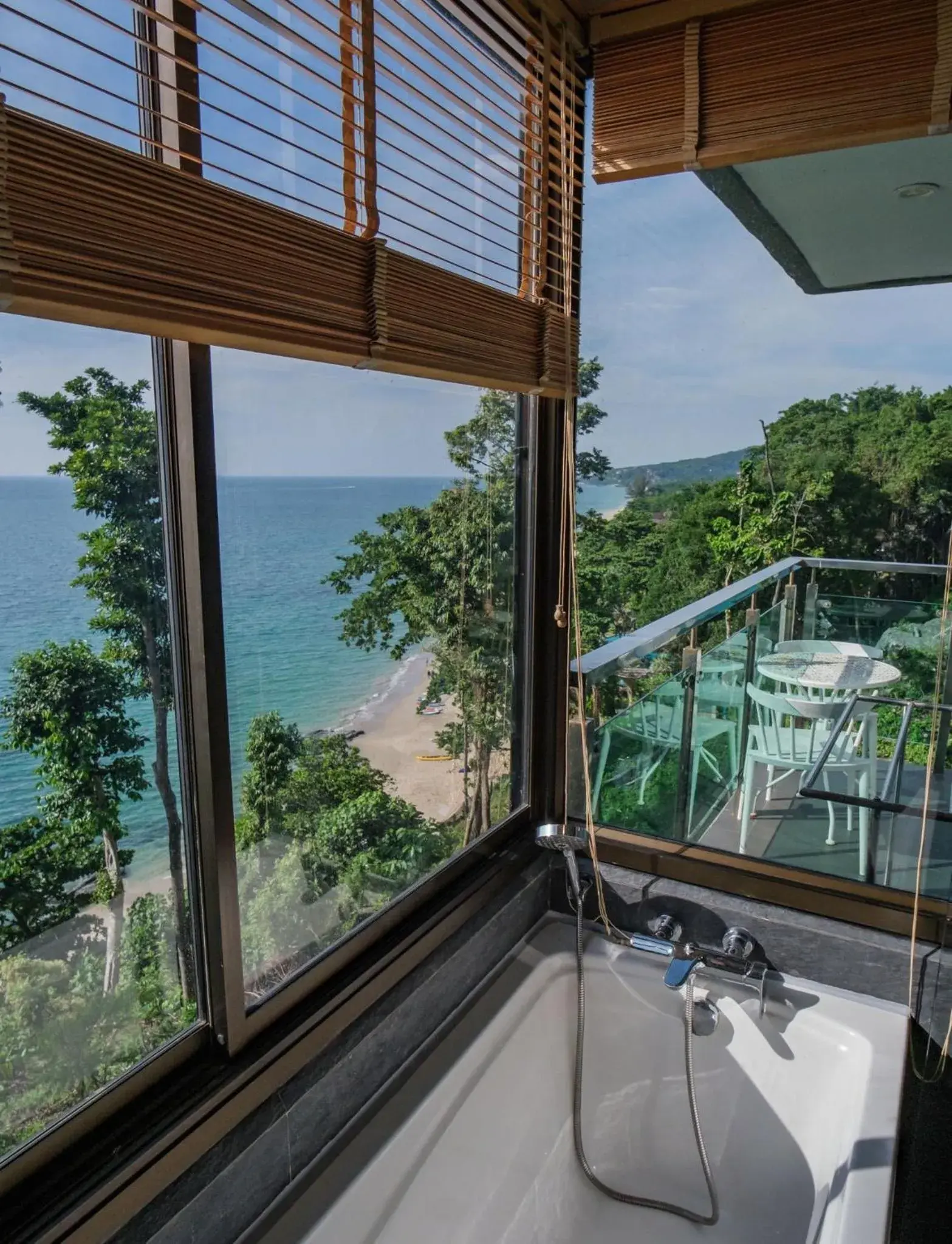 Bathroom in Cliff Lanta Suite-Koh Lanta Krabi