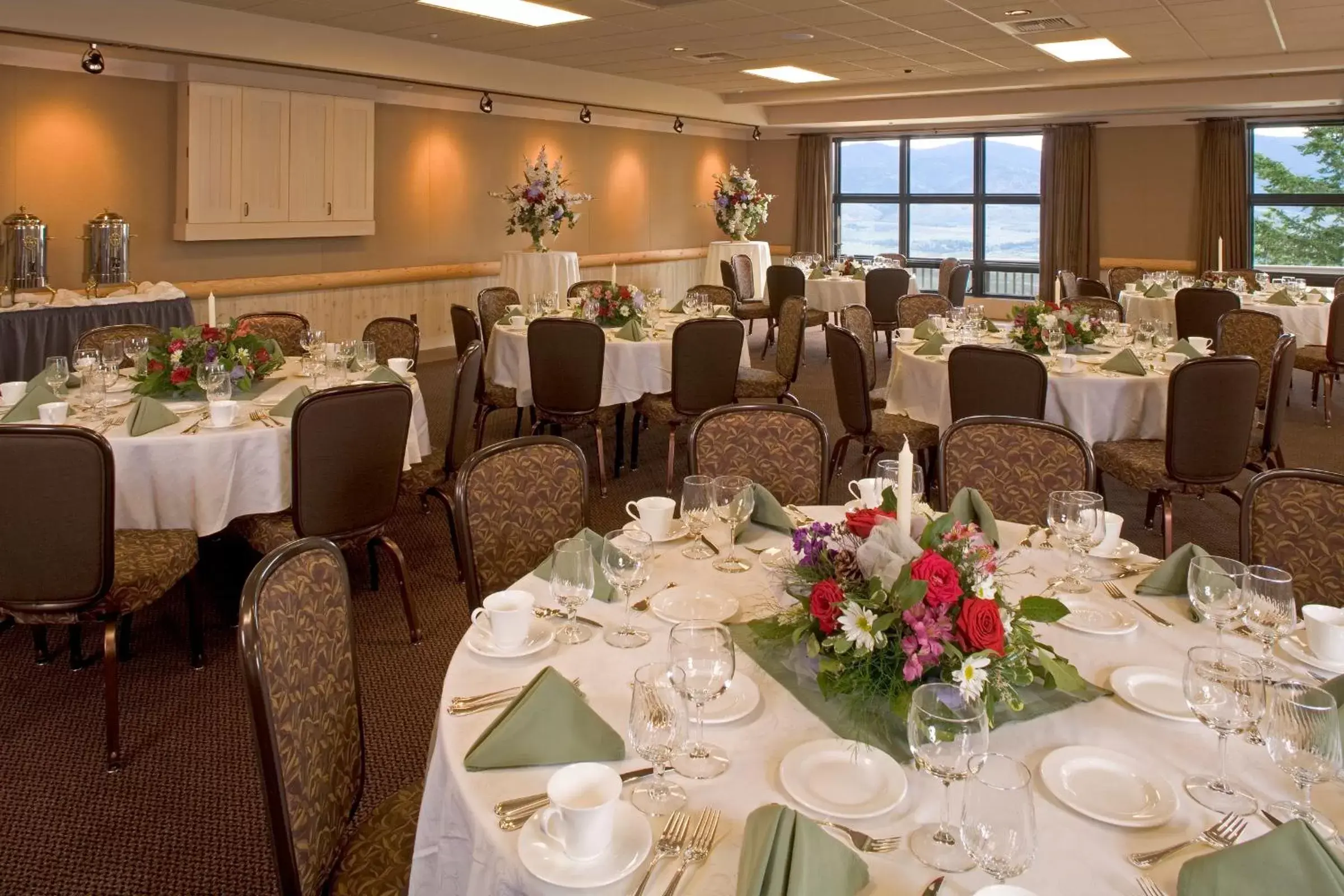 Banquet/Function facilities, Restaurant/Places to Eat in Sun Mountain Lodge