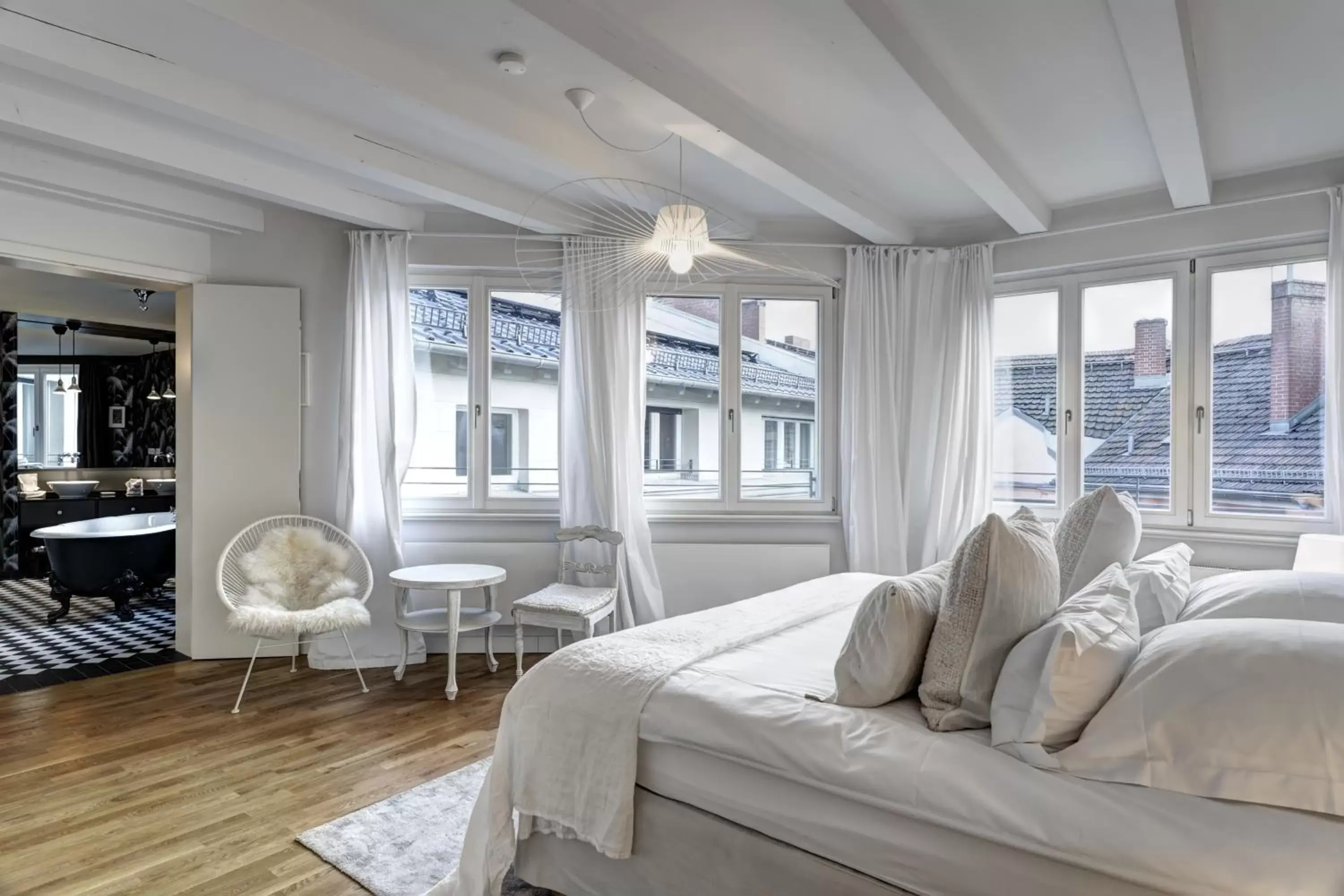 Bedroom, Seating Area in Gorki Apartments