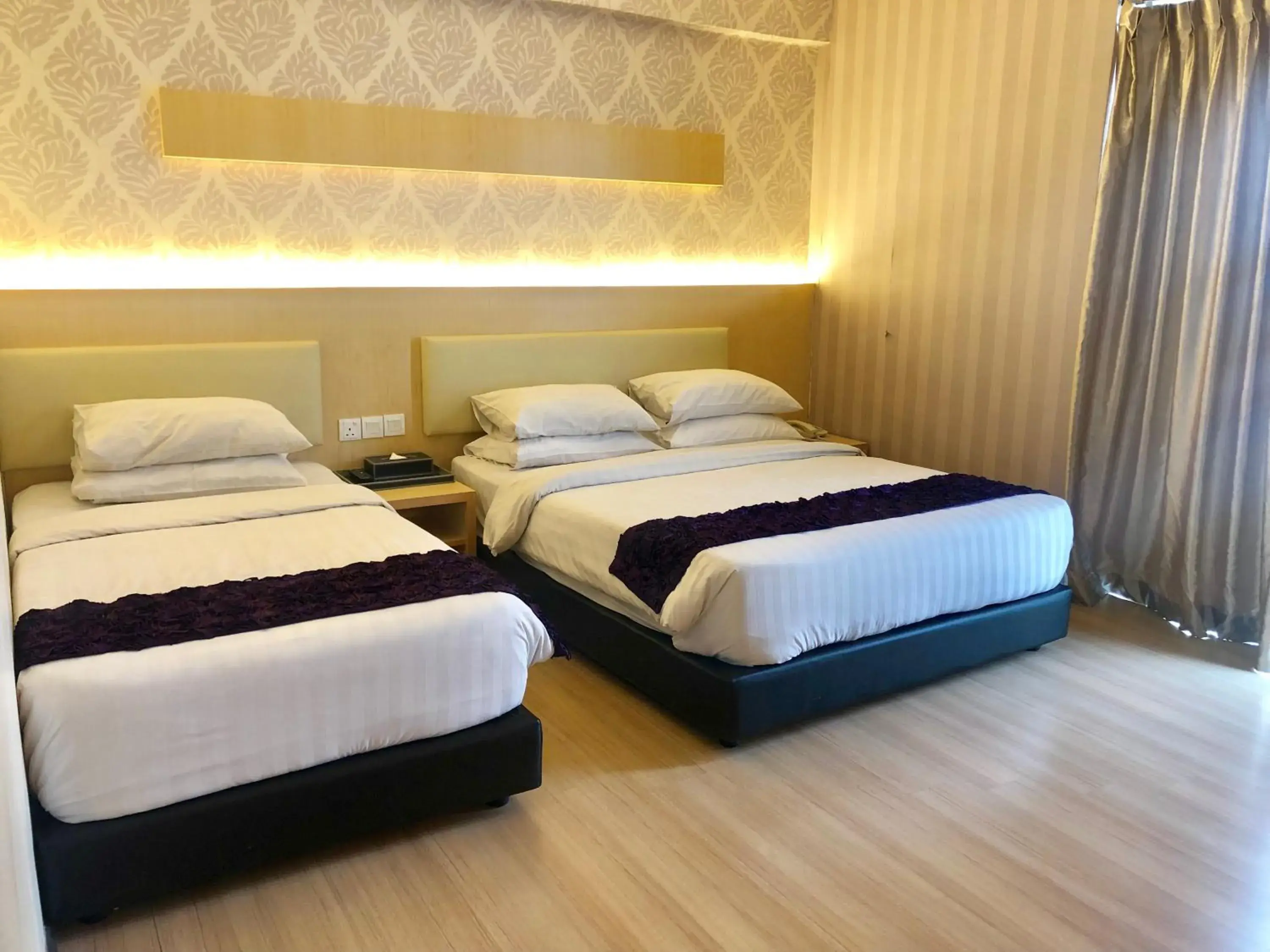 Bed in Pariss Hotel