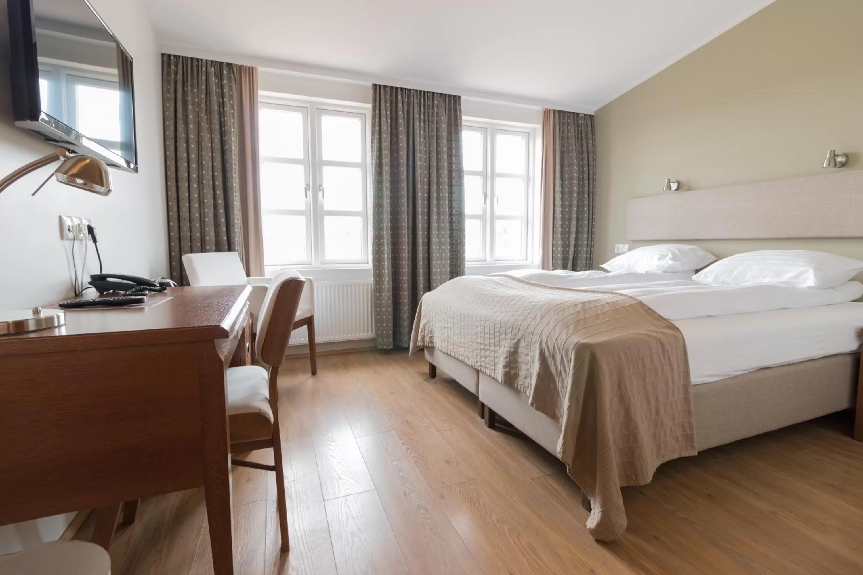 Gistihúsið - Lake Hotel Egilsstadir