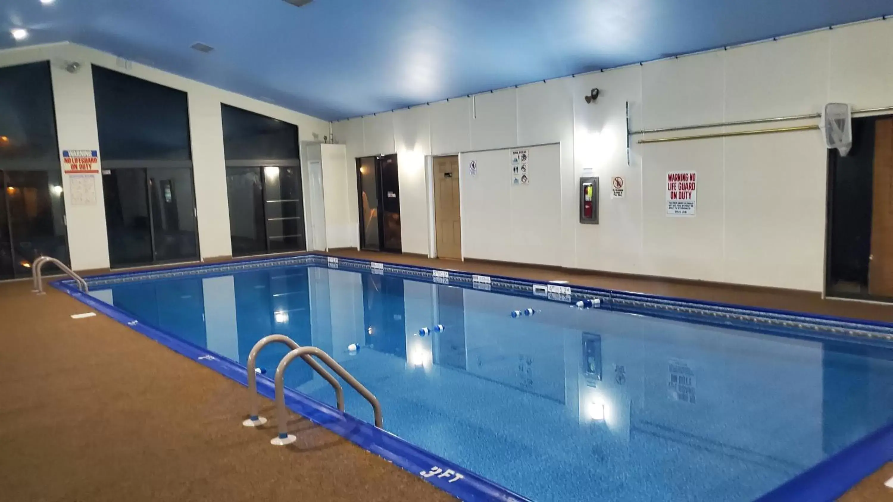 Swimming Pool in Travelodge by Wyndham Hershey
