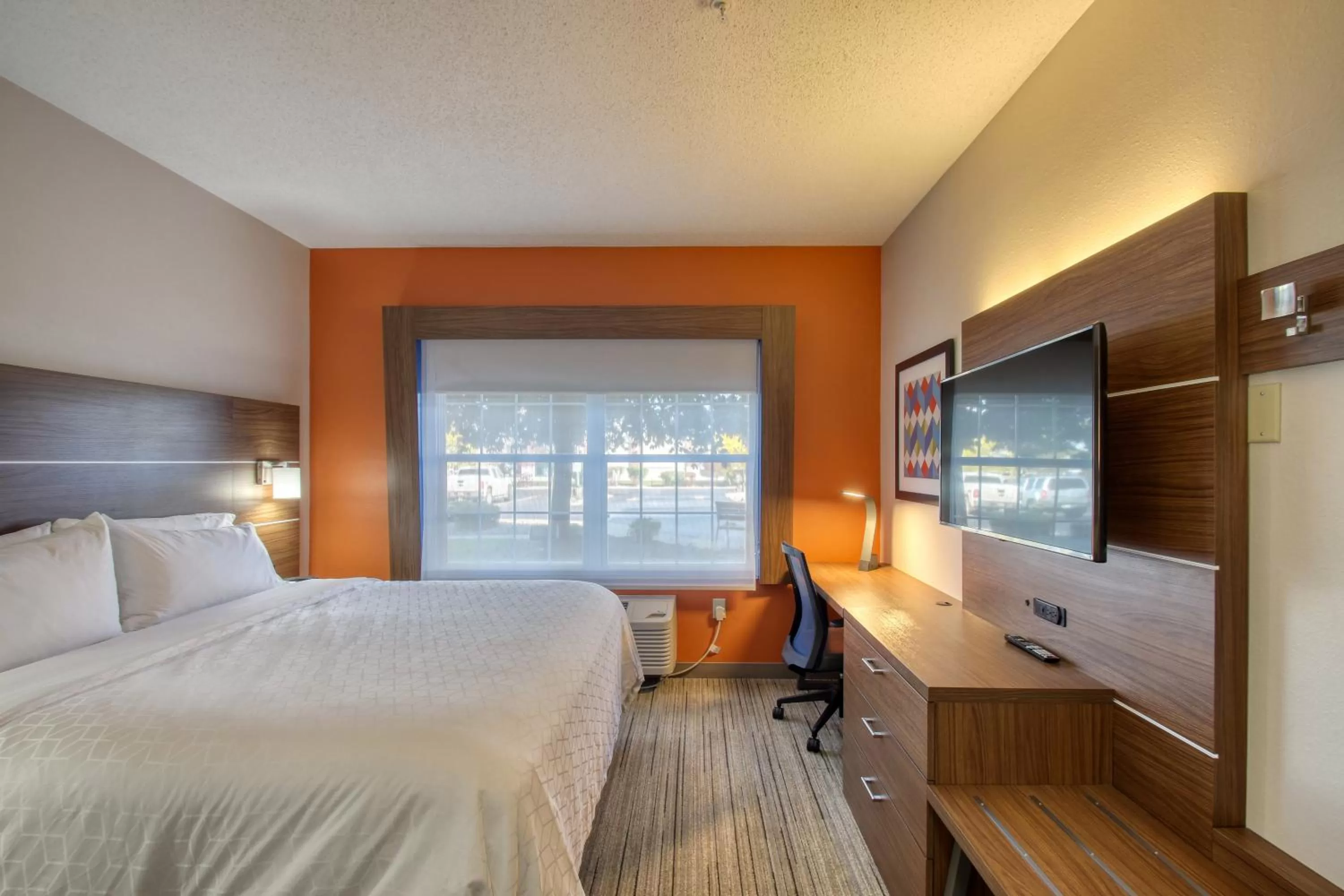 Photo of the whole room, Bed in Holiday Inn Express Hotel & Suites Oshkosh - State Route 41 by IHG