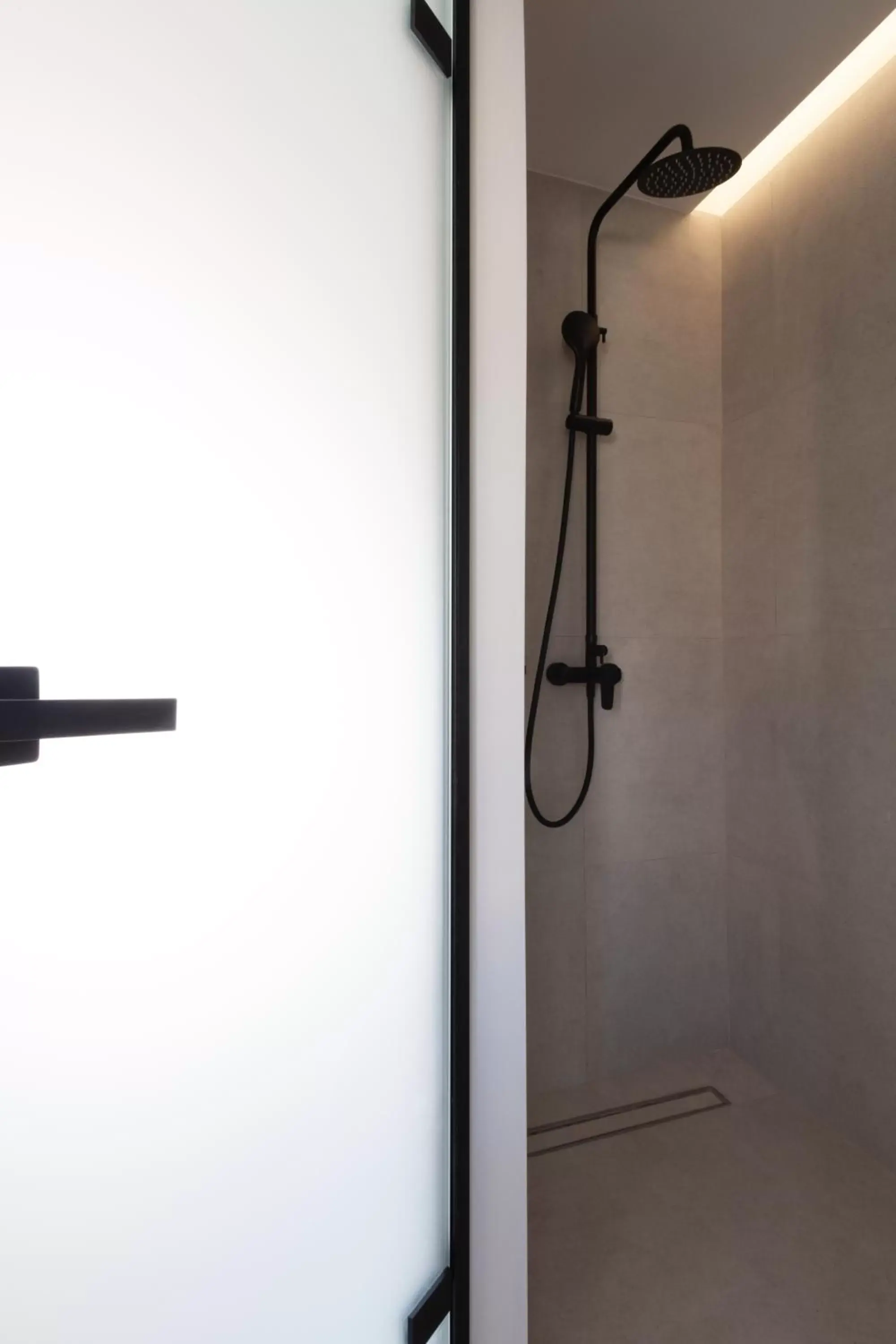 Shower, Bathroom in LUX&EASY Athens Metro Suites