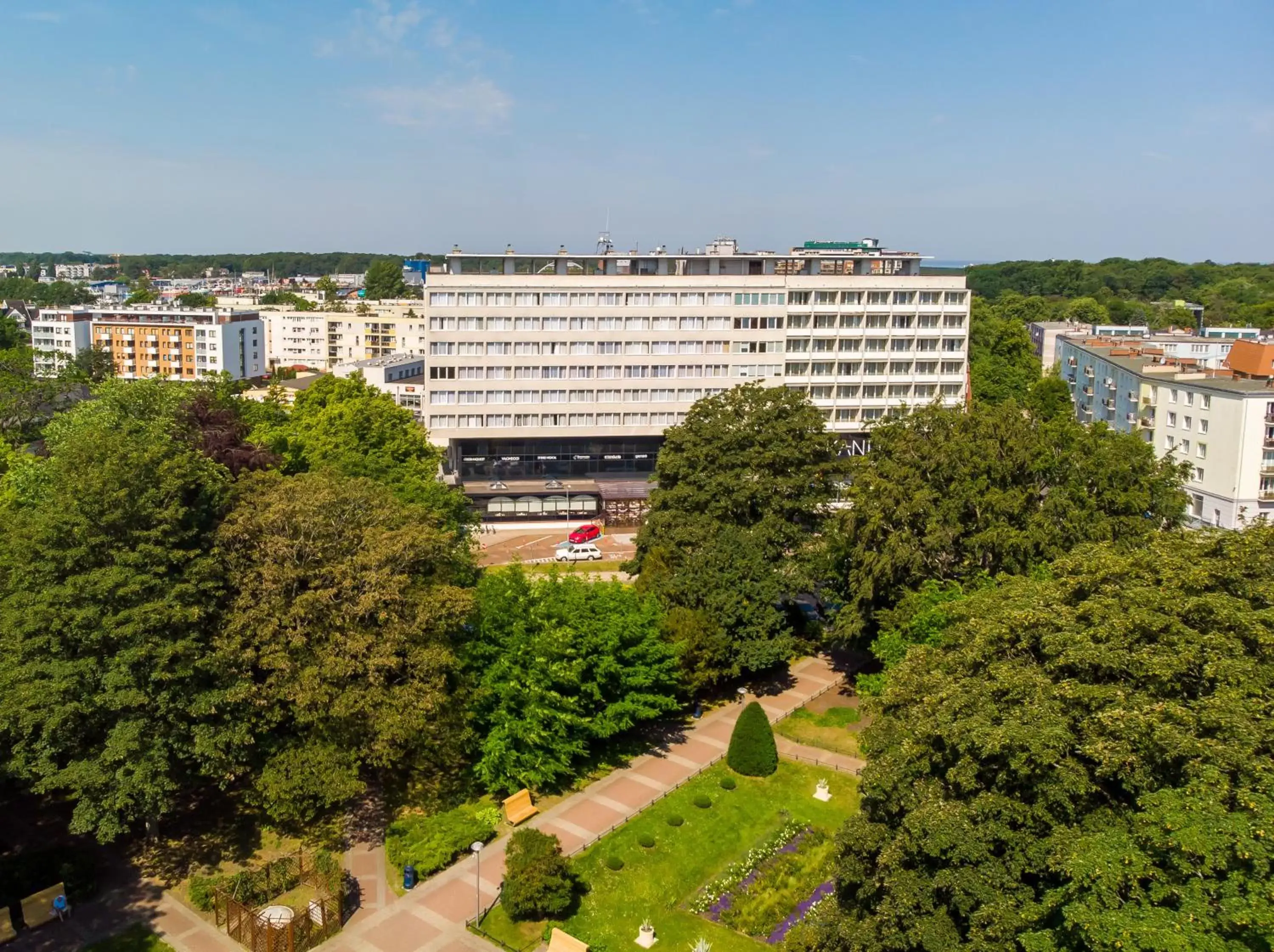 Property building, Bird's-eye View in Hotel New Skanpol