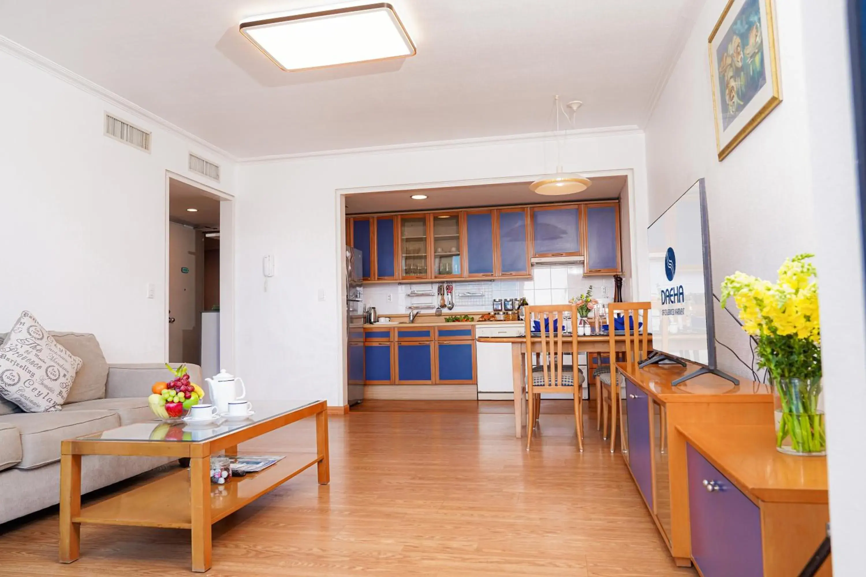 Living room, Kitchen/Kitchenette in Daeha Serviced Apartment