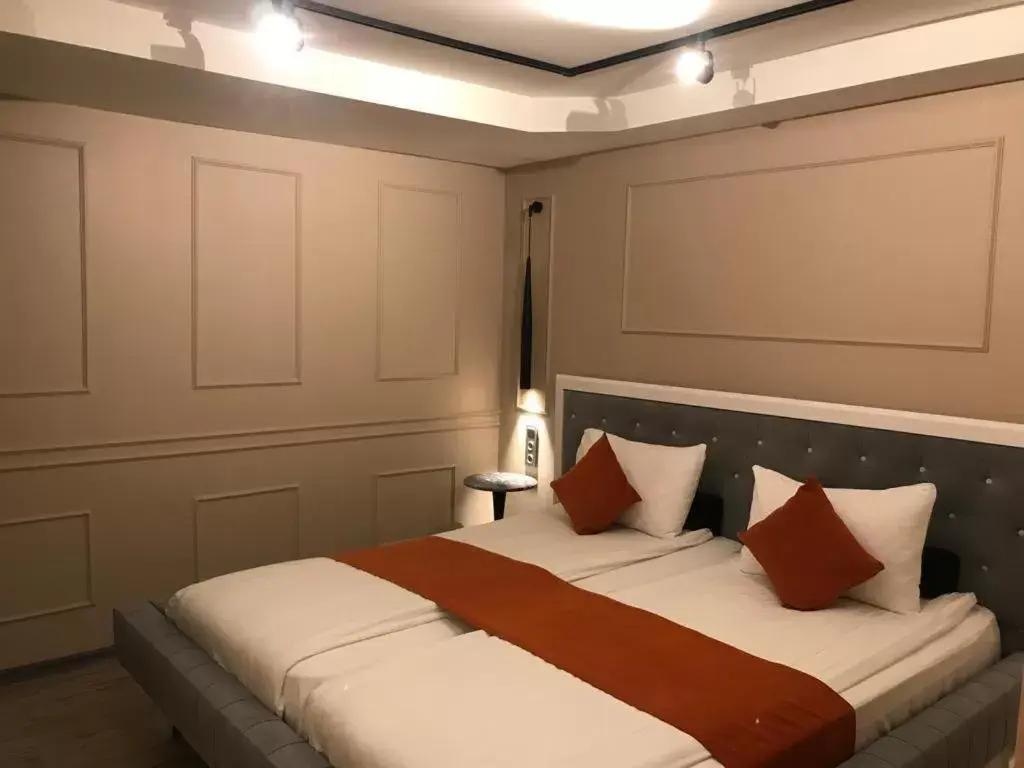 Bedroom, Bed in Harbiye Residence