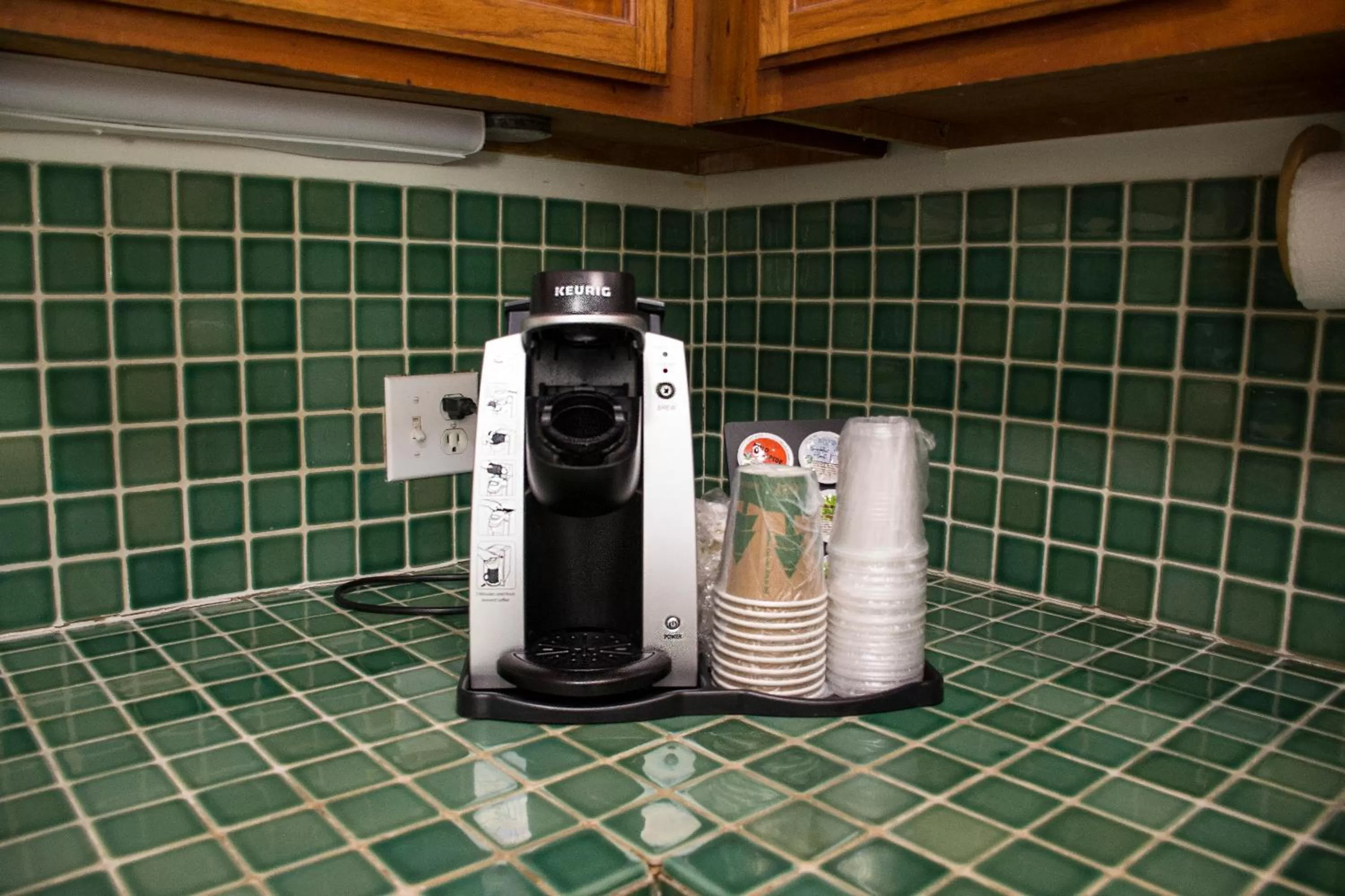 Coffee/tea facilities in Duval House