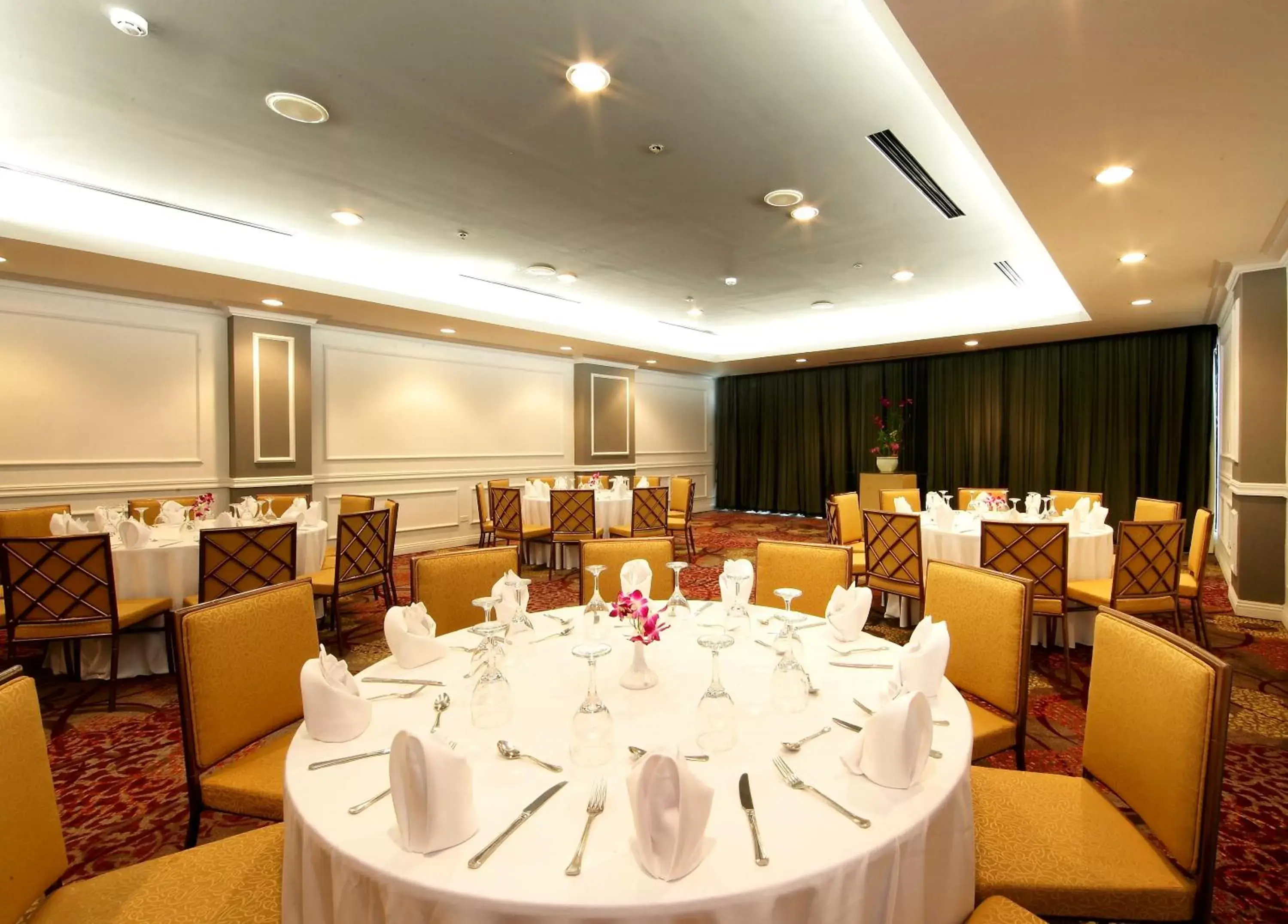 Banquet/Function facilities, Restaurant/Places to Eat in Crowne Plaza Panama, an IHG Hotel
