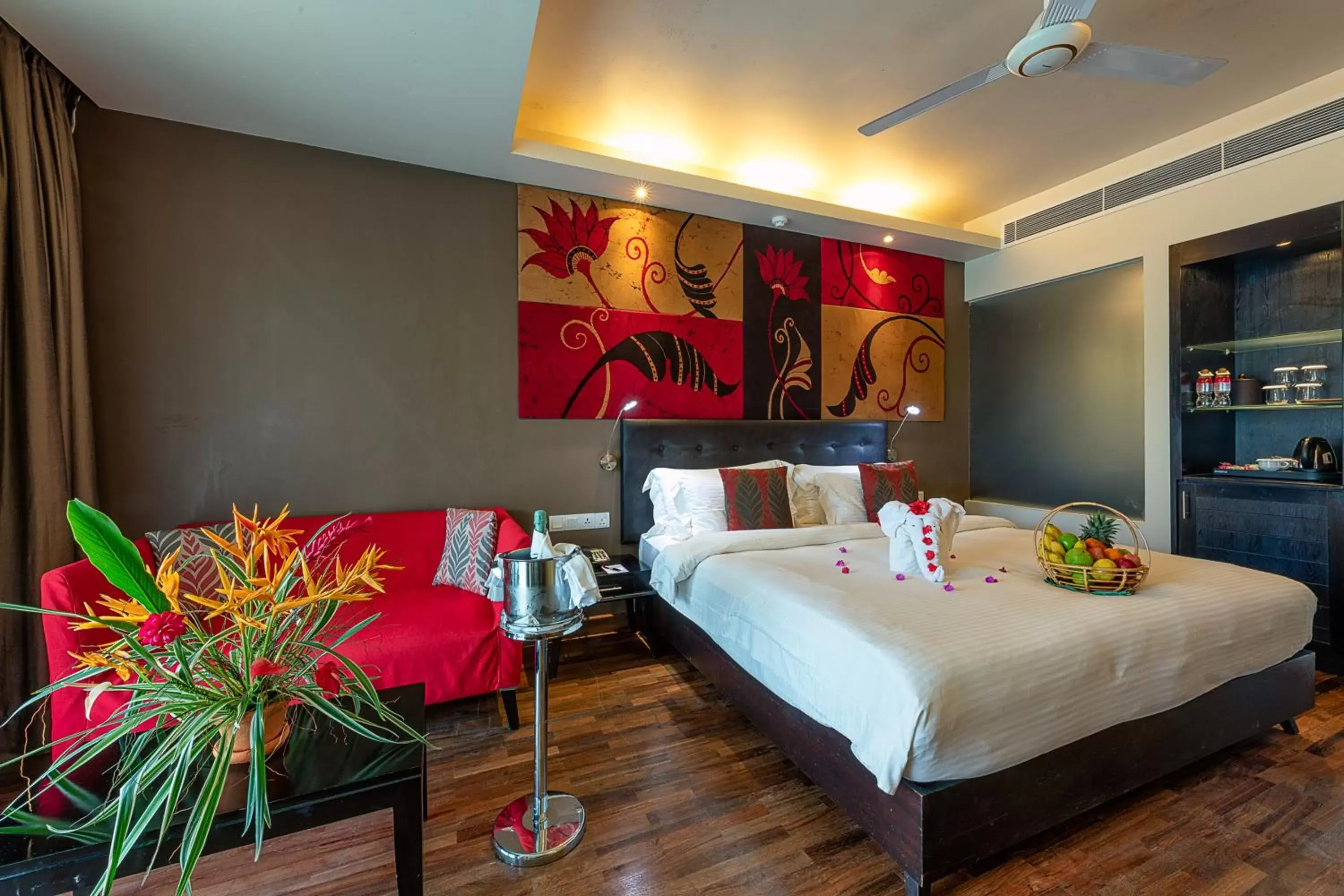 Decorative detail, Bed in Centara Ceysands Resort & Spa Sri Lanka