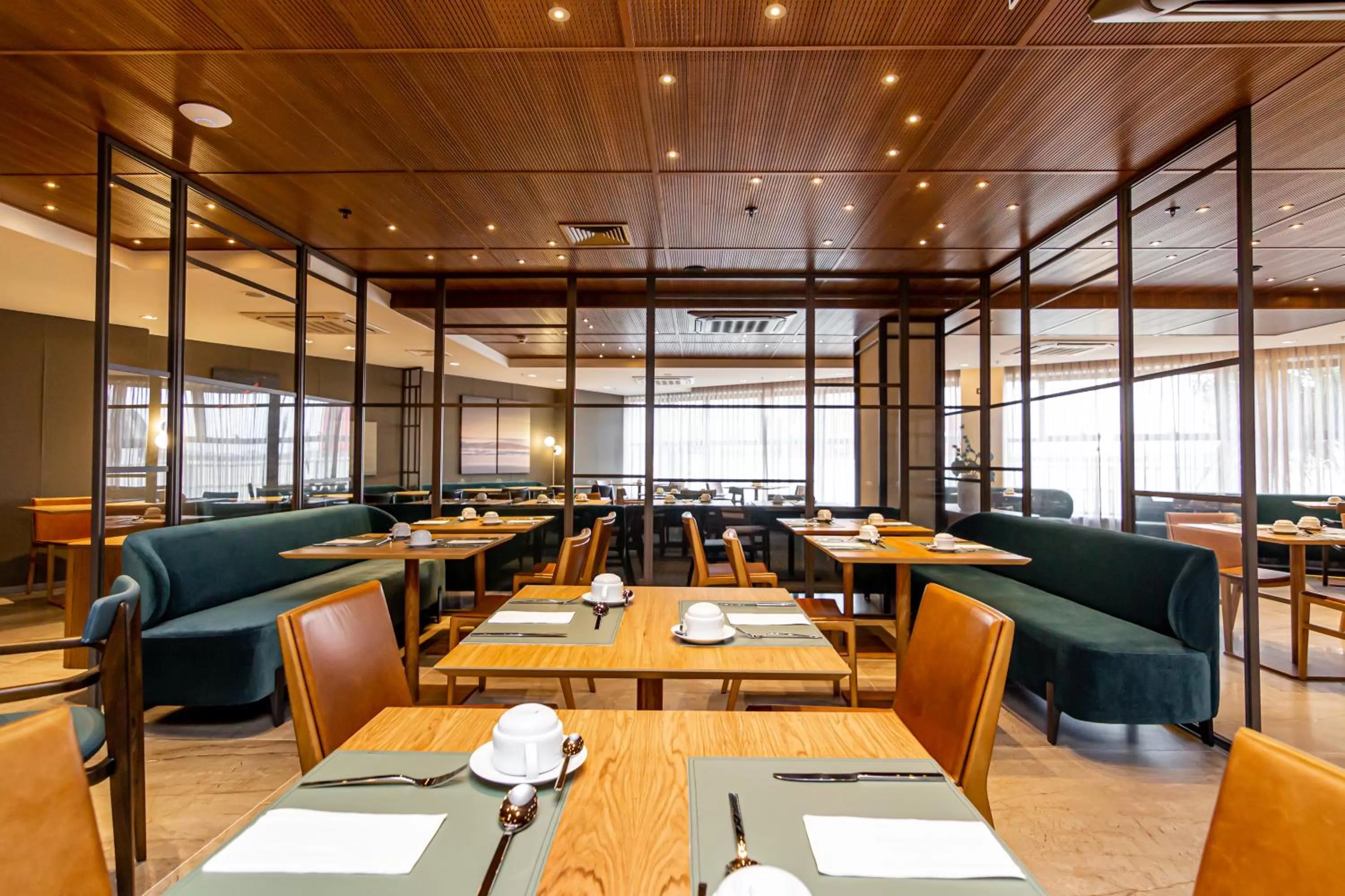 Restaurant/places to eat in Mercure Itajai Navegantes