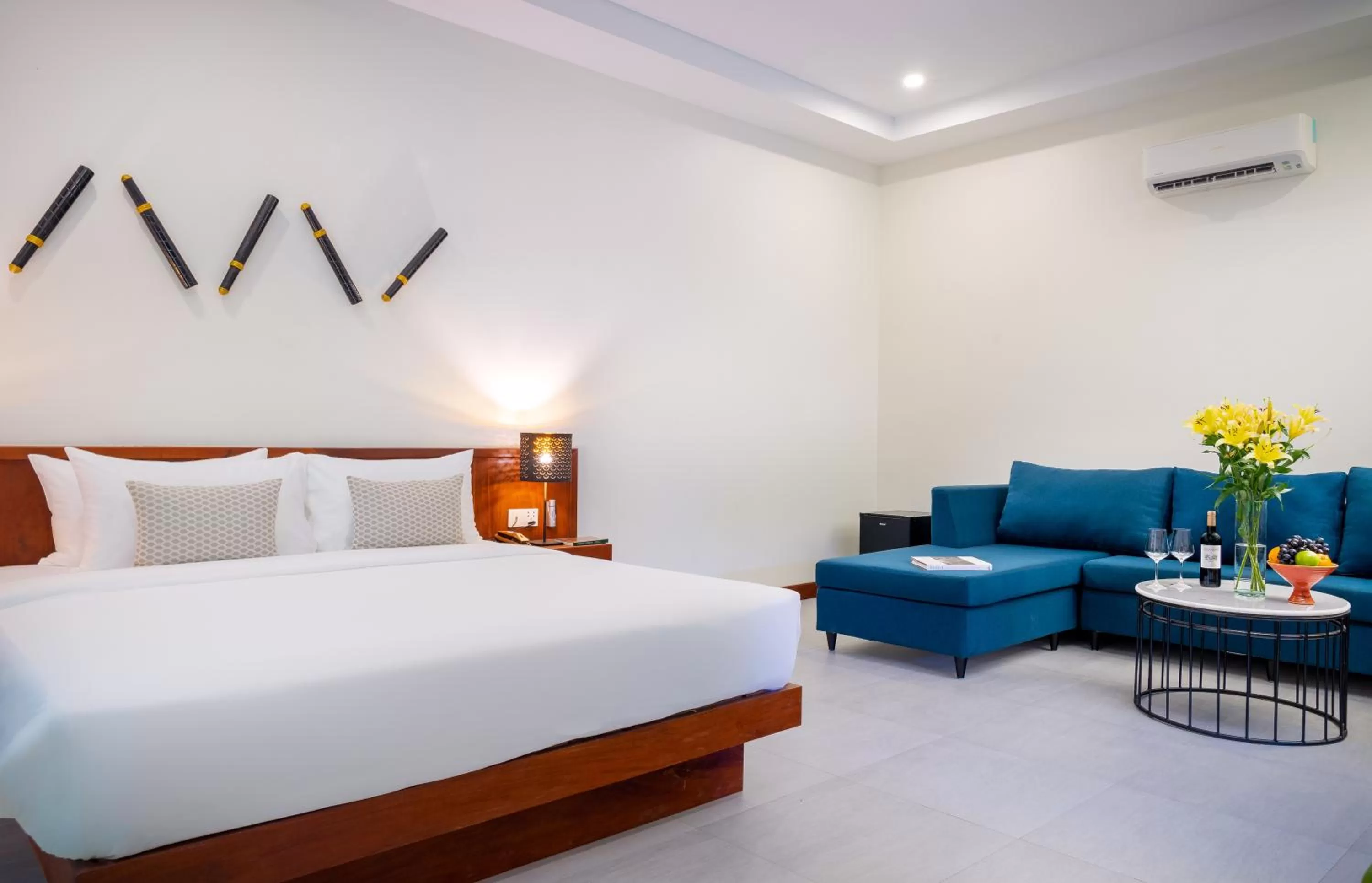 Bed in Blanc Smith Residence