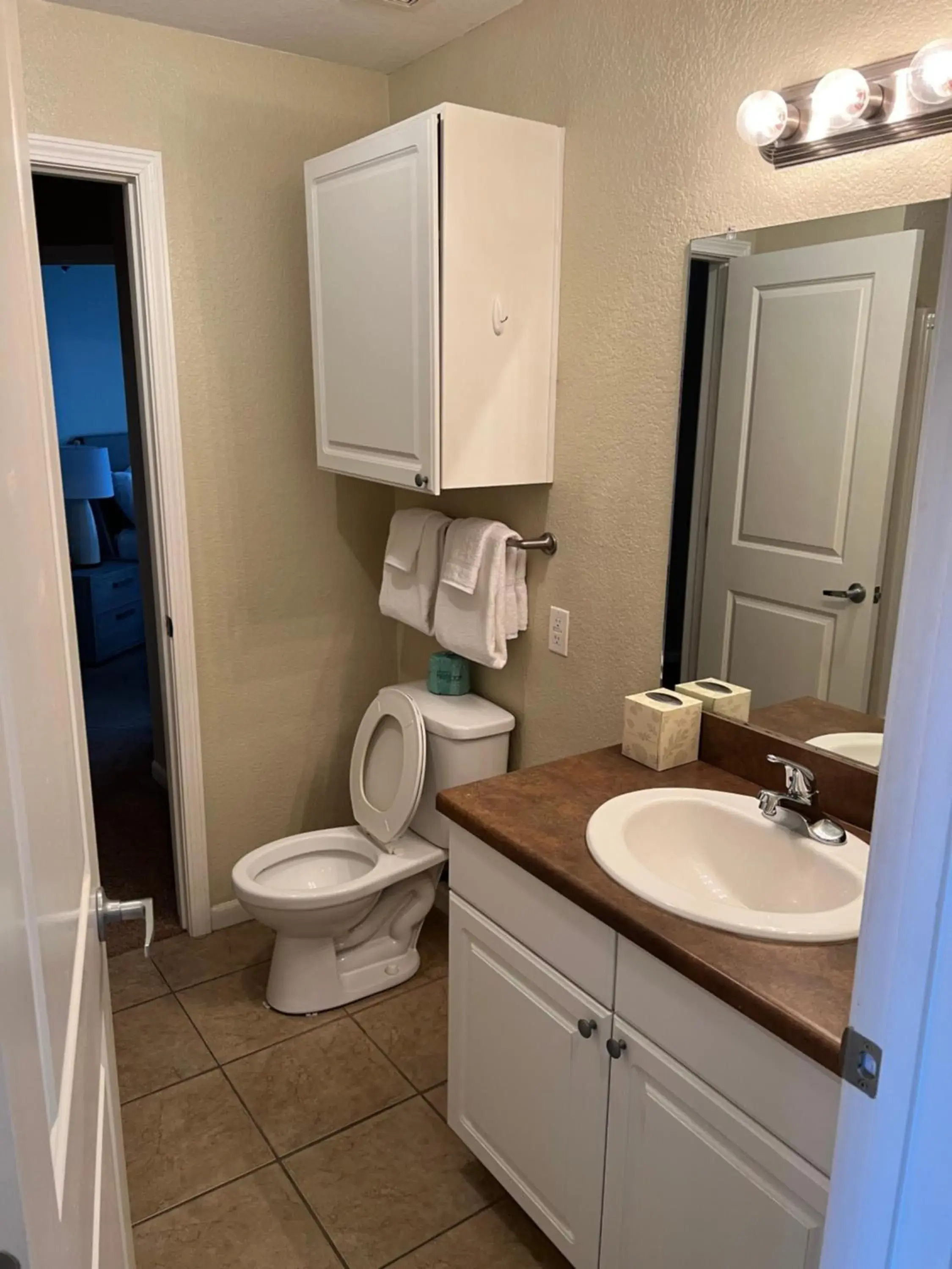 Bathroom in Washburn Hotel Suites
