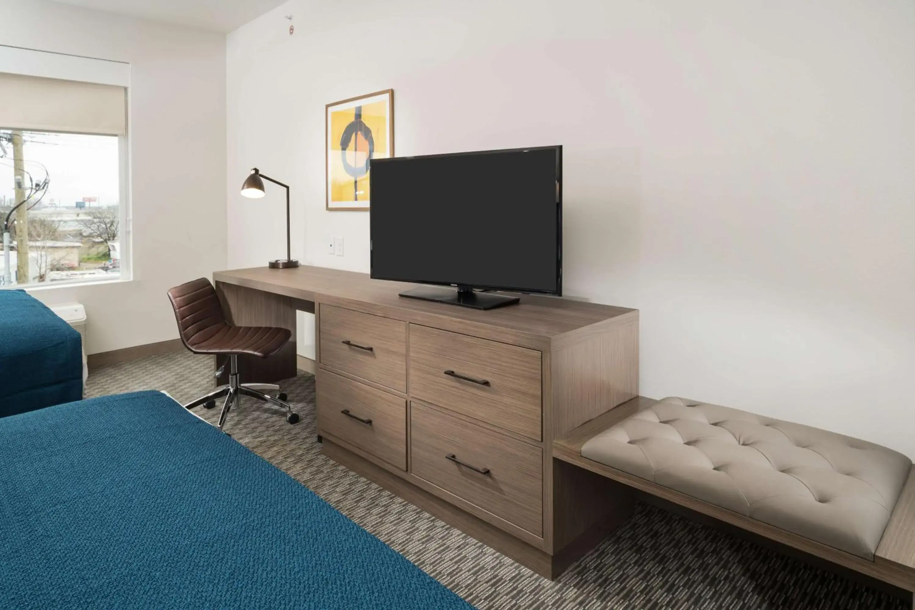 Photo of the whole room, TV/Entertainment Center in Best Western Plus Executive Residency Austin