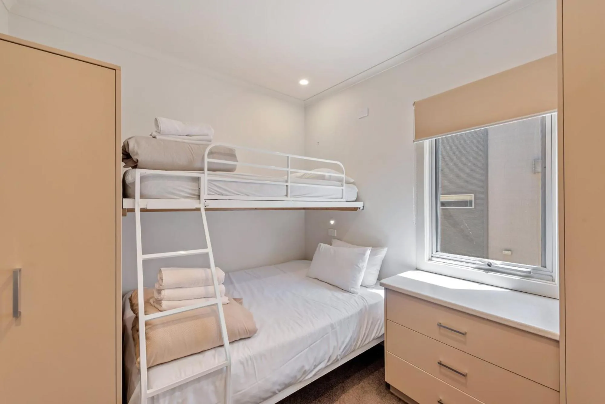 Bedroom, Bed in Discovery Parks - Maidens Inn Moama