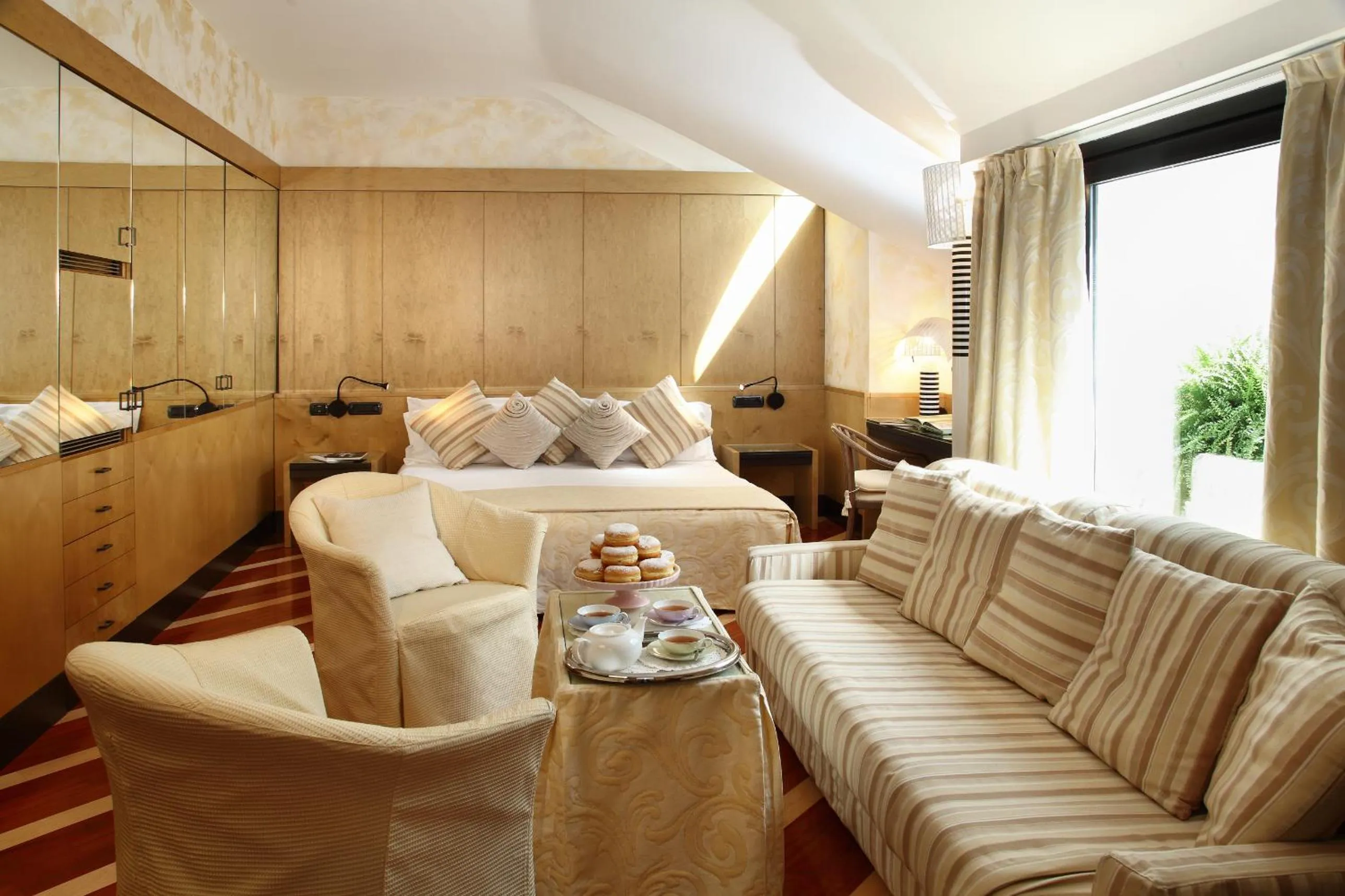 Property building, Bed in Hotel Sanpi Milano