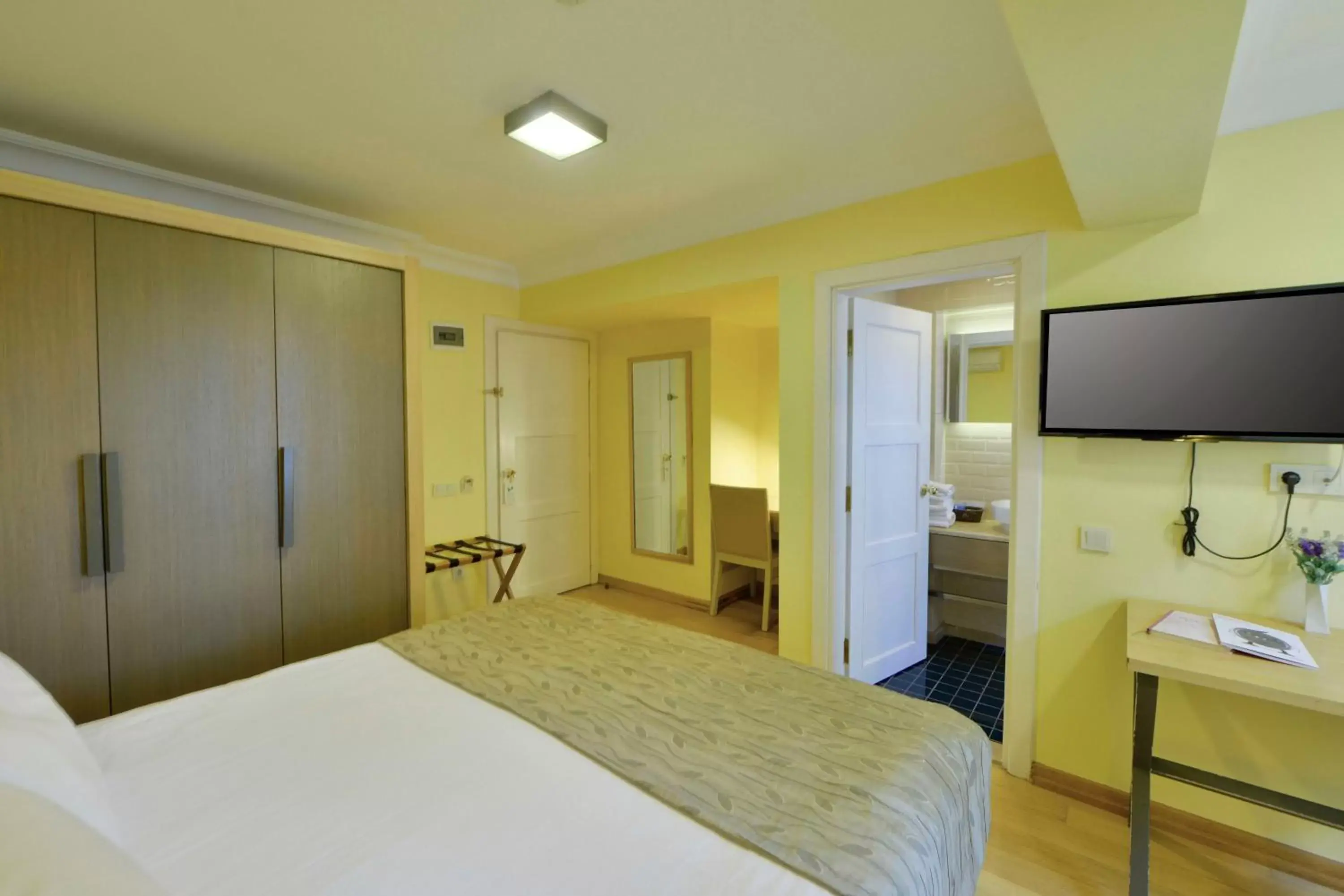 Shower, Bed in Agora Life Hotel - Special Class
