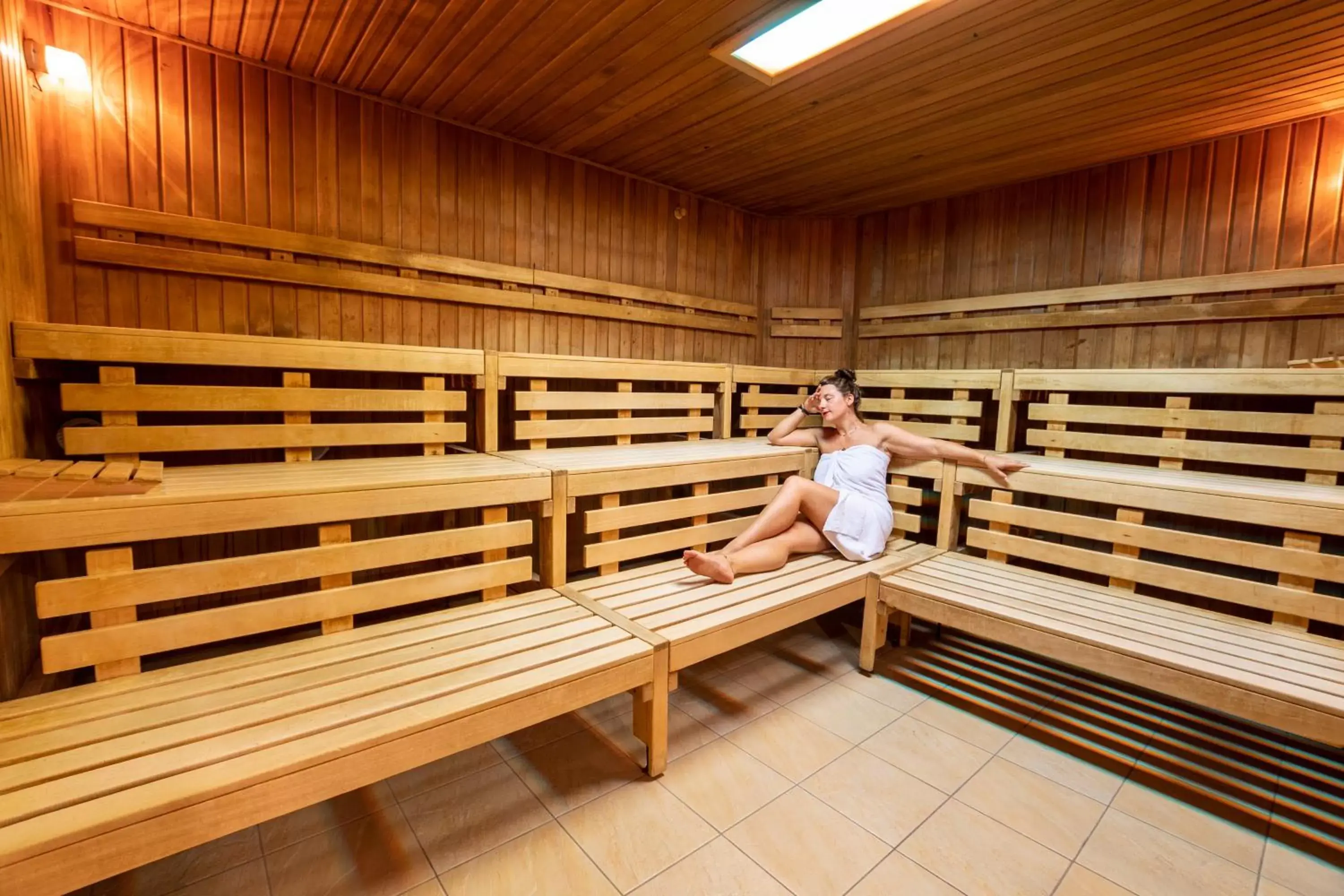 Sauna in Feel Good Hotel