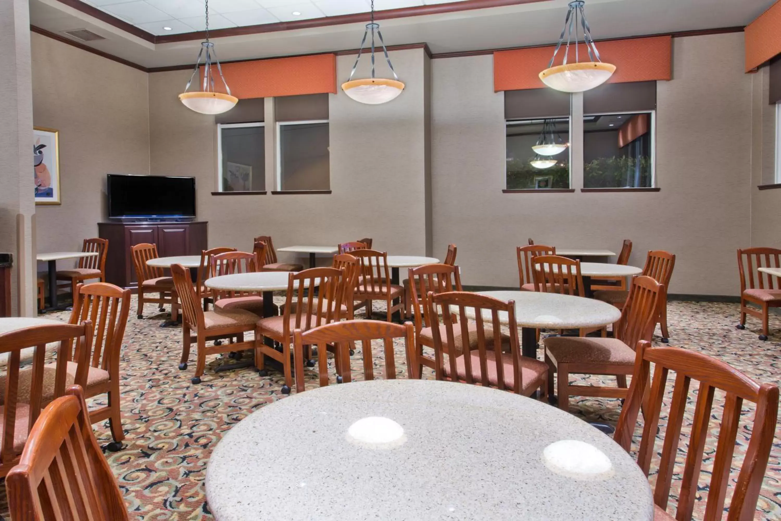 Breakfast, Restaurant/Places to Eat in Holiday Inn Express Hotel & Suites Portland-Northwest Downtown, an IHG Hotel