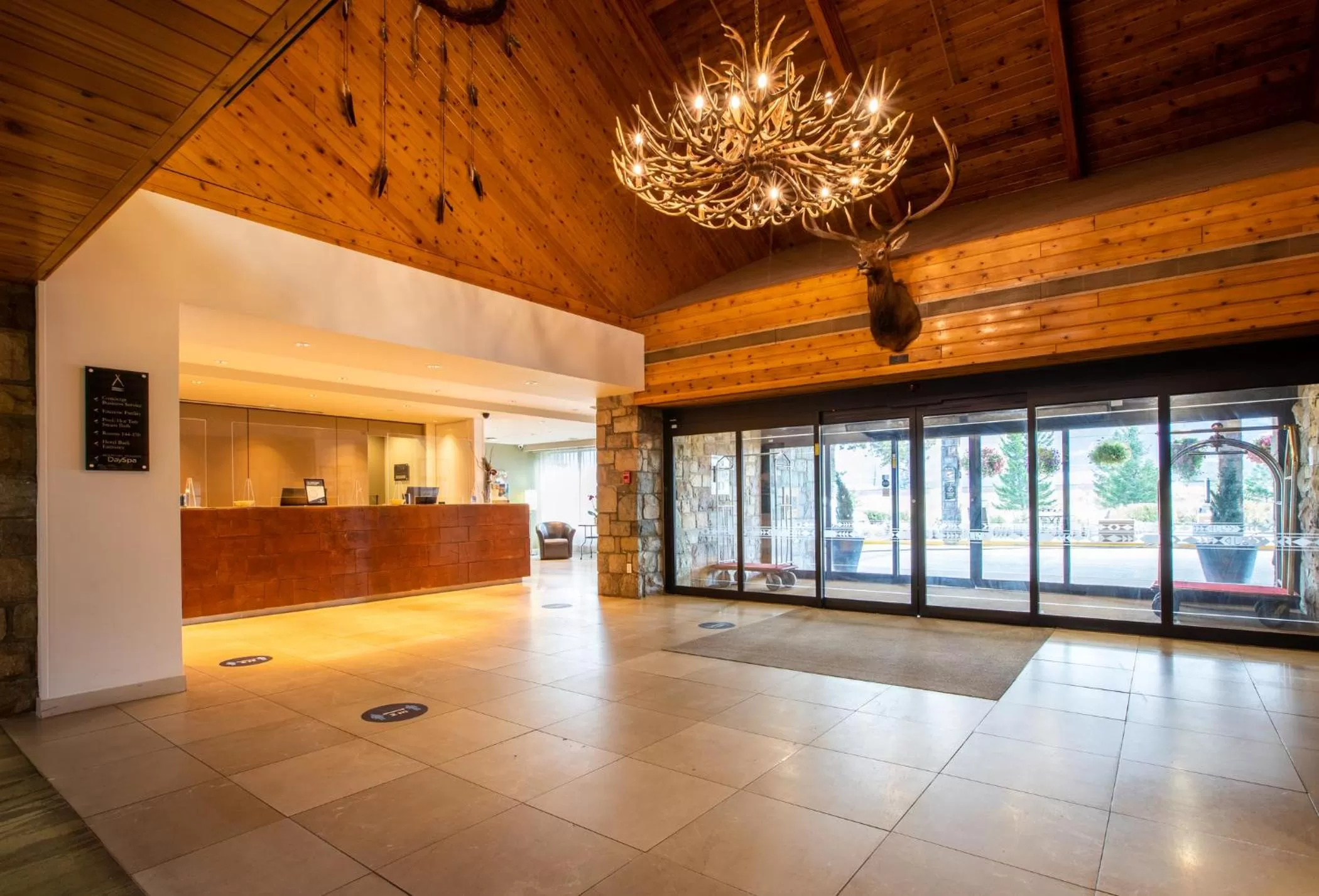 Lobby or reception in Forest Park Hotel