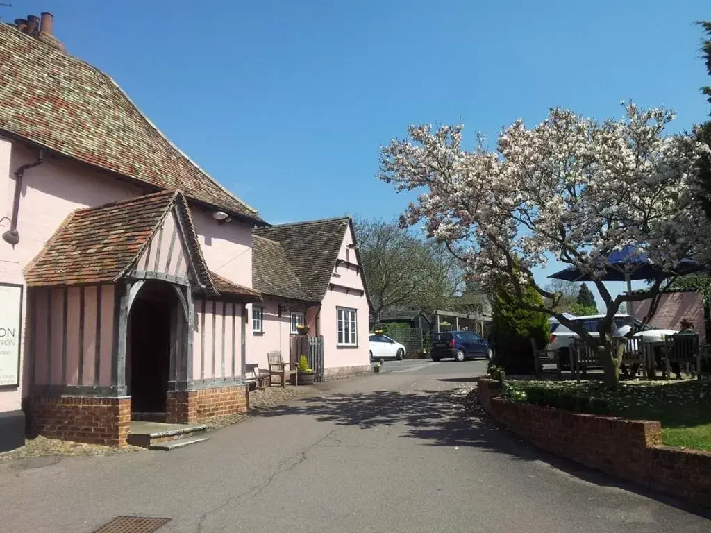 Property Building in The Red Lion Hinxton