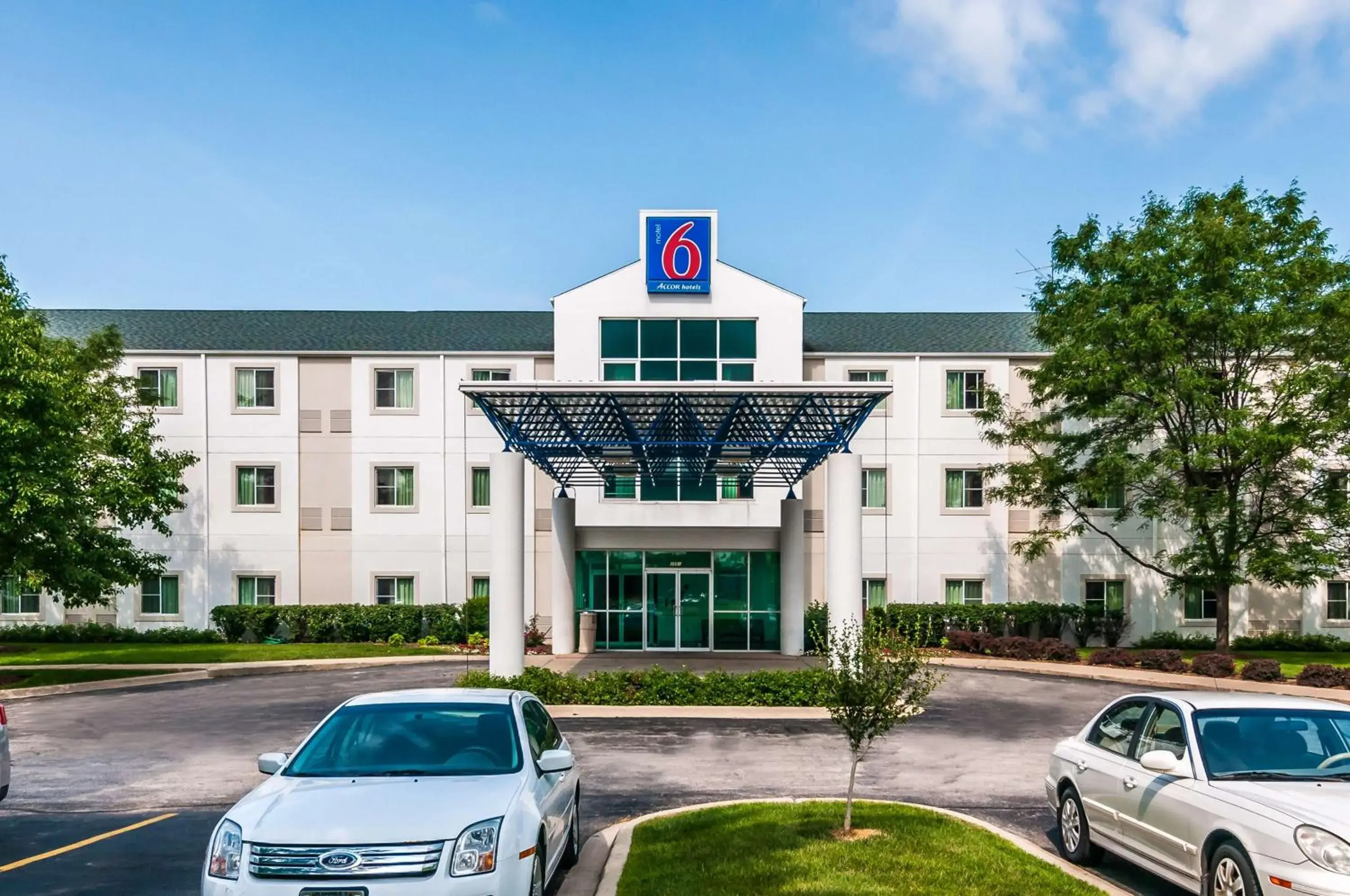 Property Building in Motel 6 Joliet, IL - Chicago - I-55
