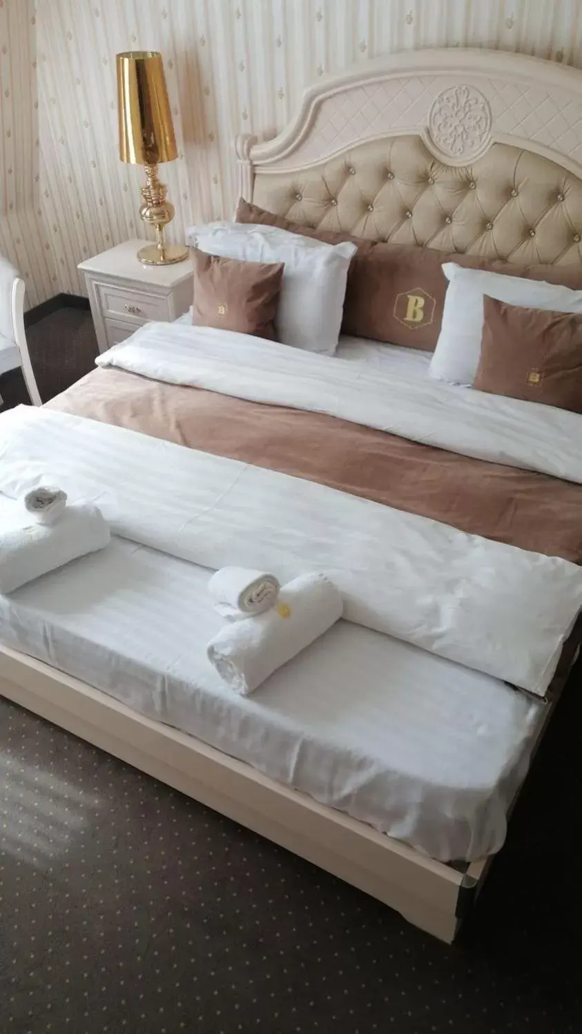 Bed in Hotel Carpathia