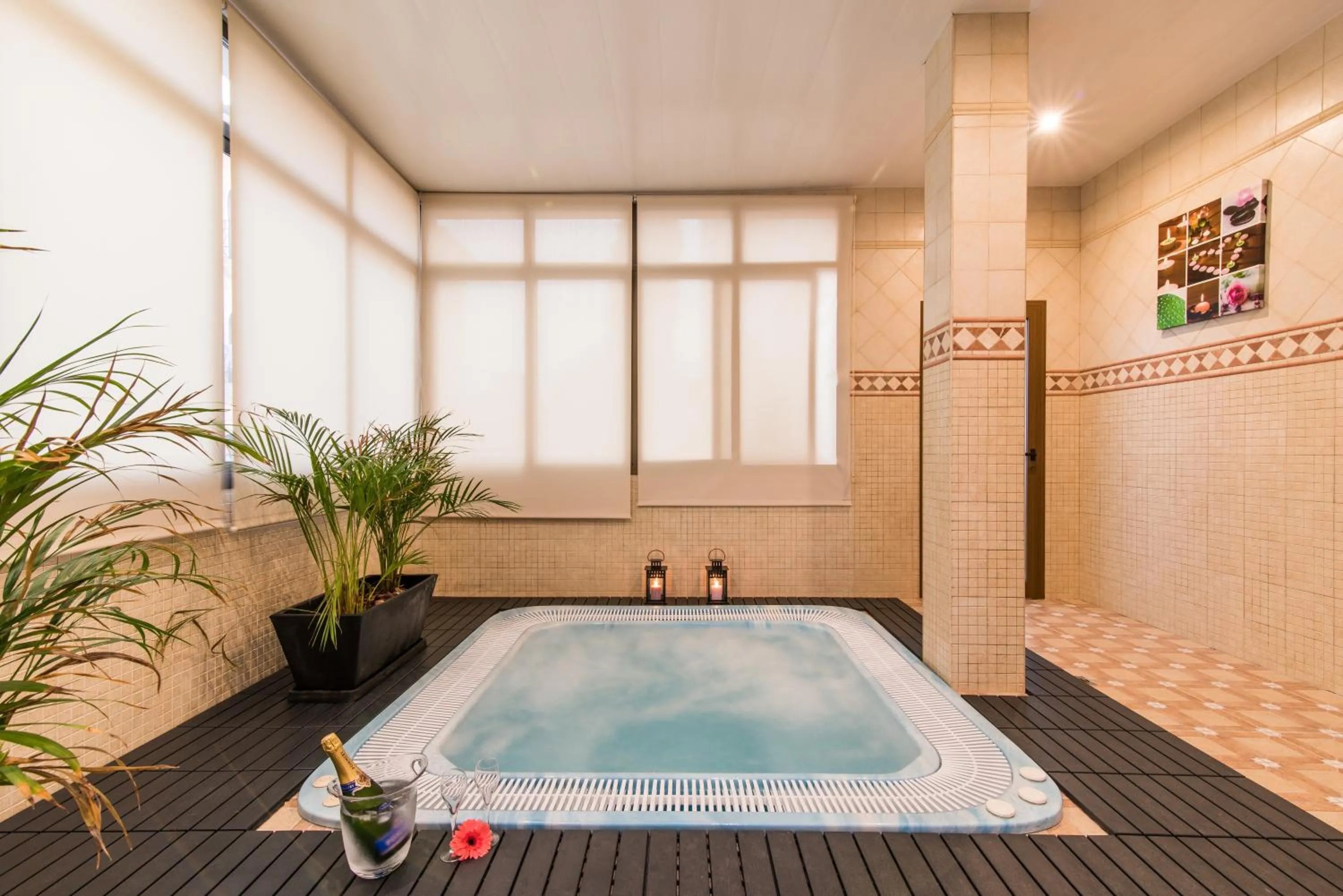 Hot Tub in Hotel Baviera