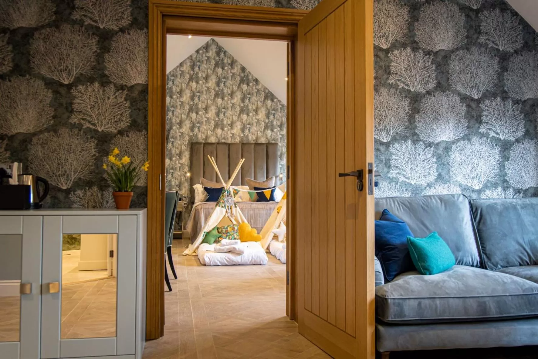 Bed in Great Fosters - Near Windsor