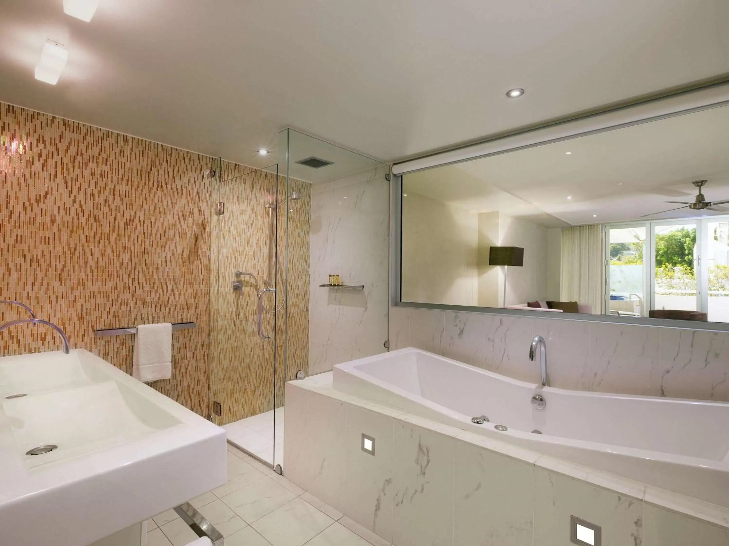 Photo of the whole room, Bathroom in Sofitel Noosa Pacific Resort