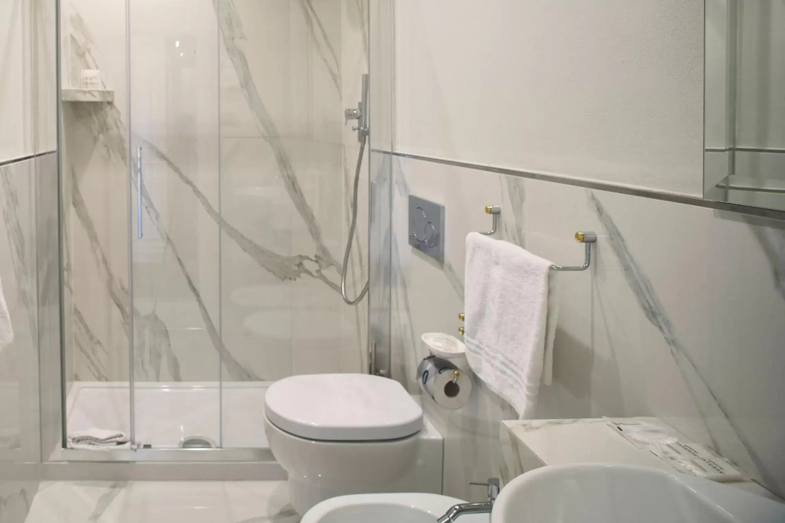 Shower, Bathroom in Albergo Chiusarelli