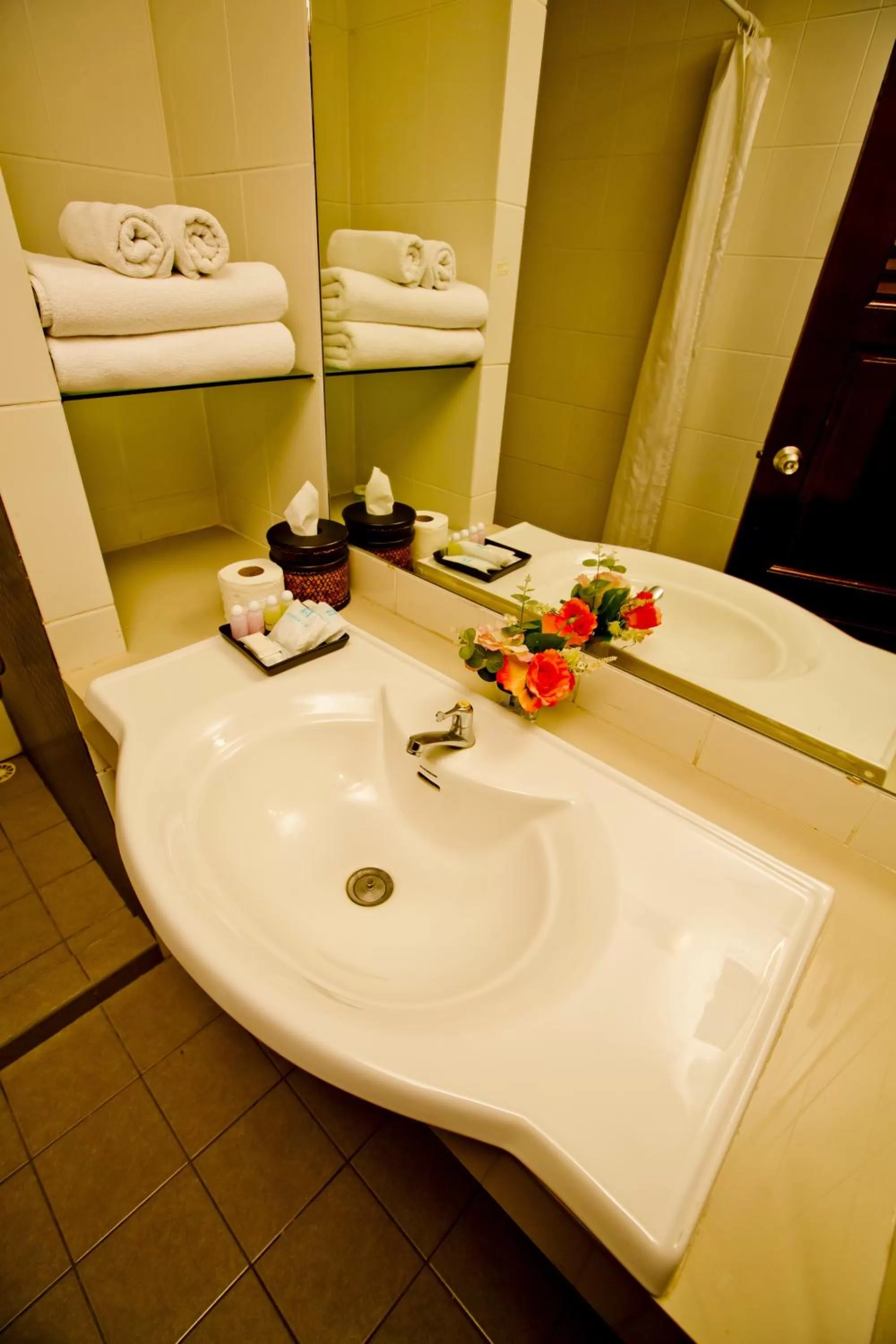 Bathroom in Sinsuvarn Airport Suite Hotel