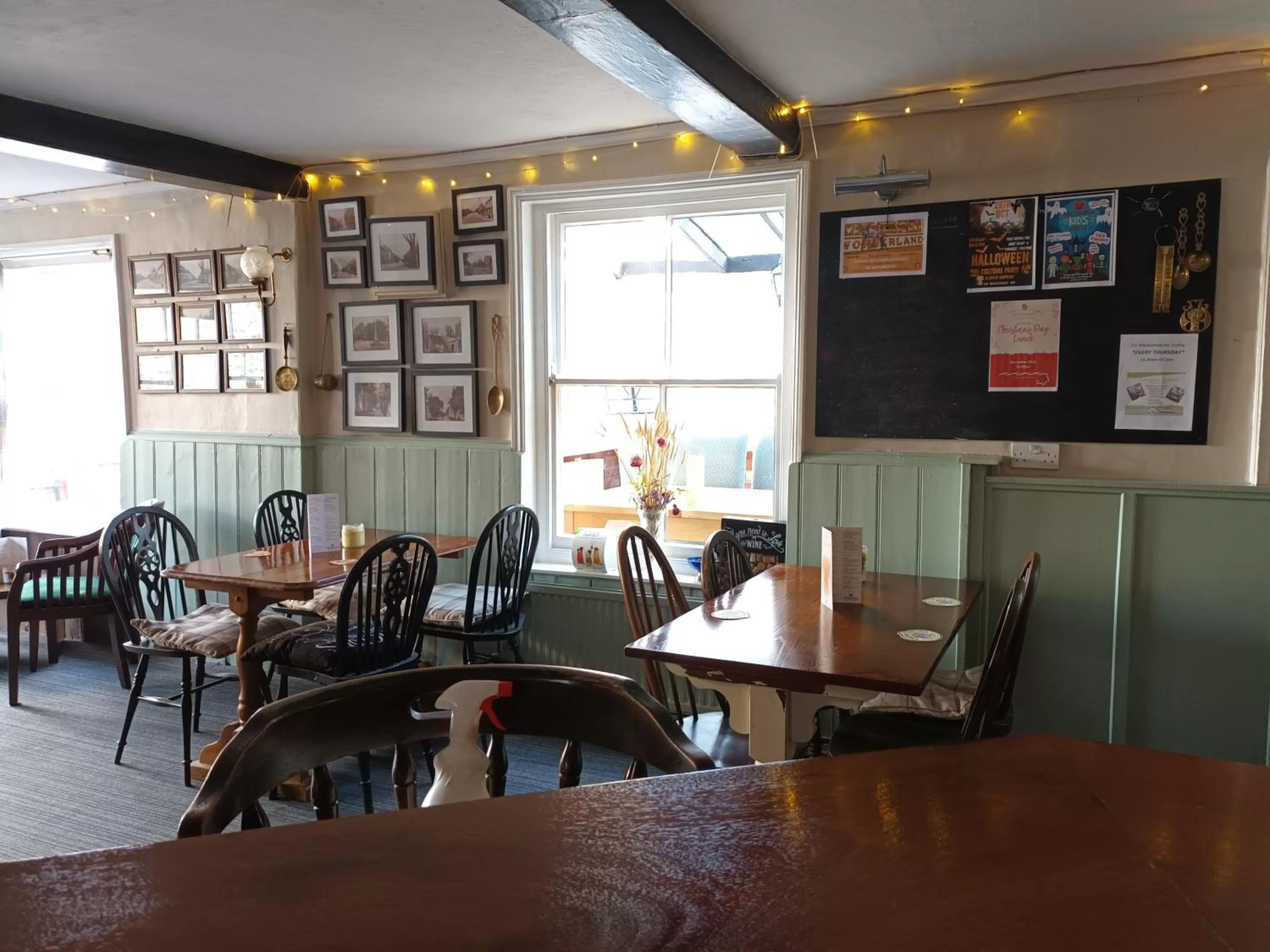 Restaurant/Places to Eat in THE WHEATSHEAF INN