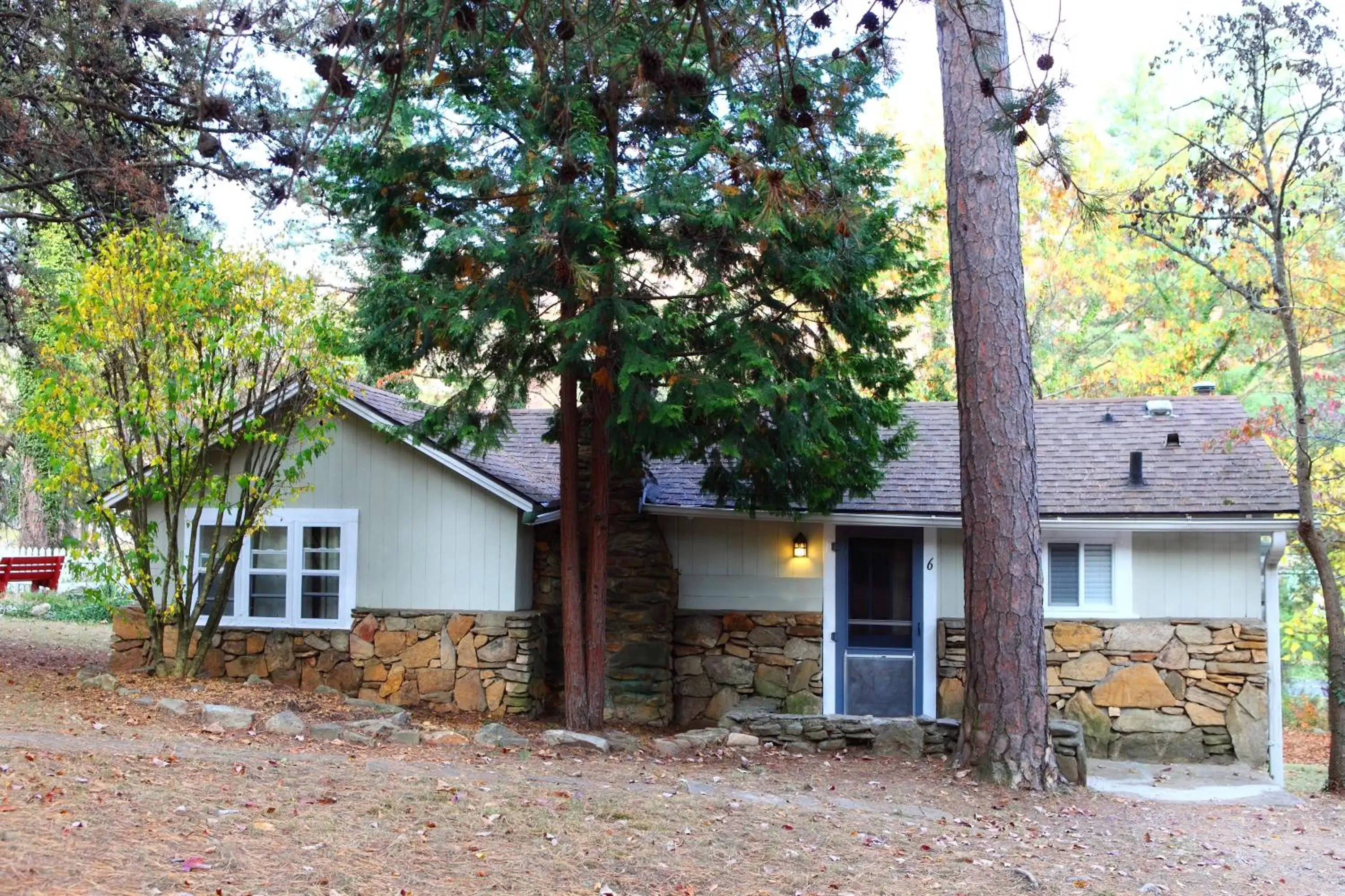 Facade/entrance, Property Building in The Pines Cottages