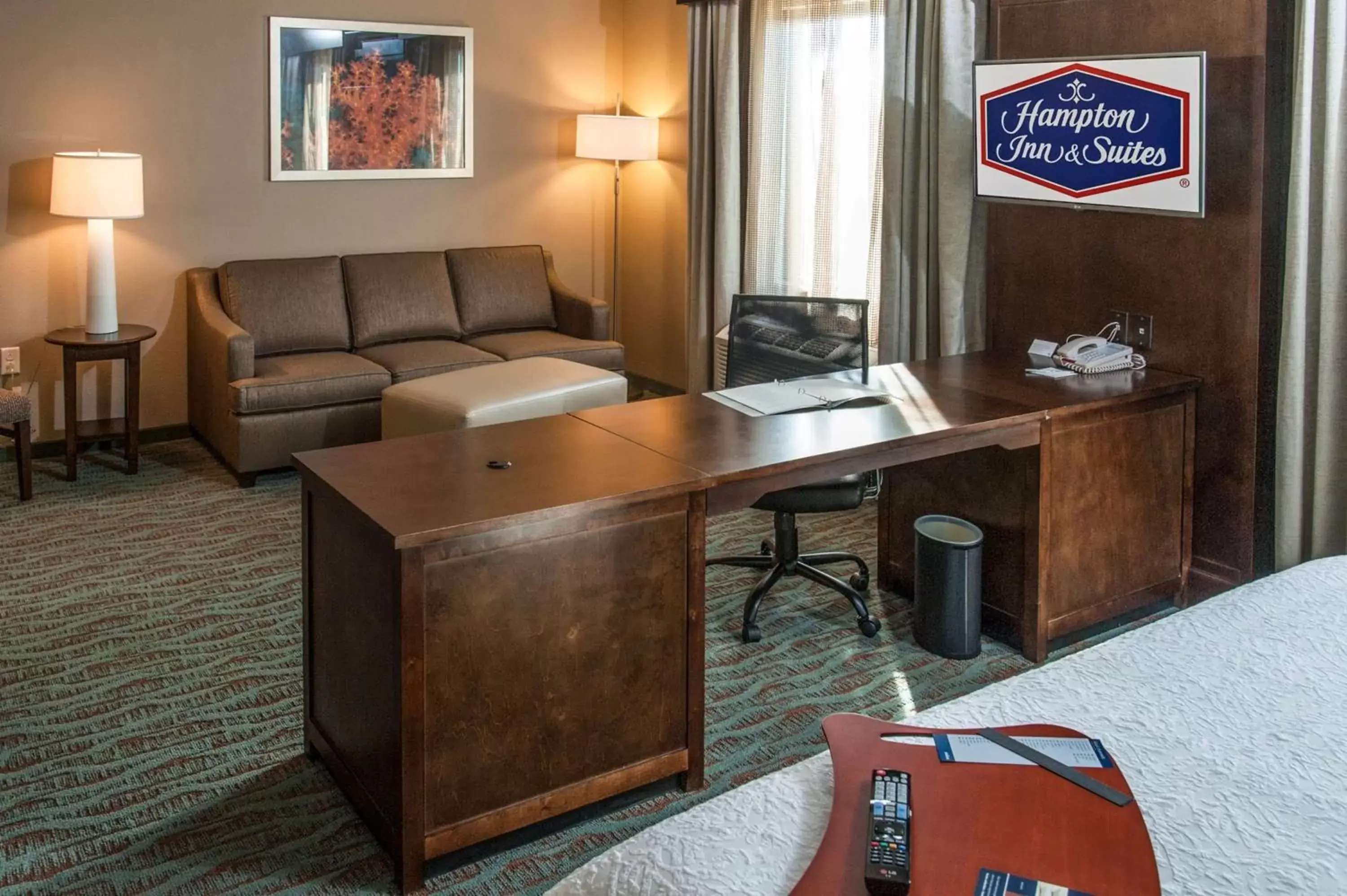 Living room, Seating Area in Hampton Inn & Suites Gulfport