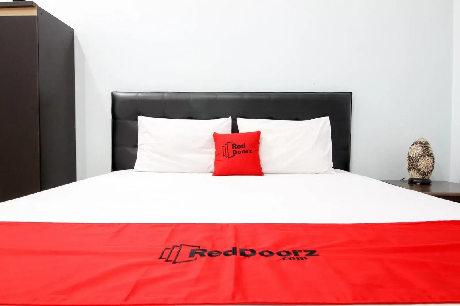 Bedroom, Bed in RedDoorz Plus @ Timoho