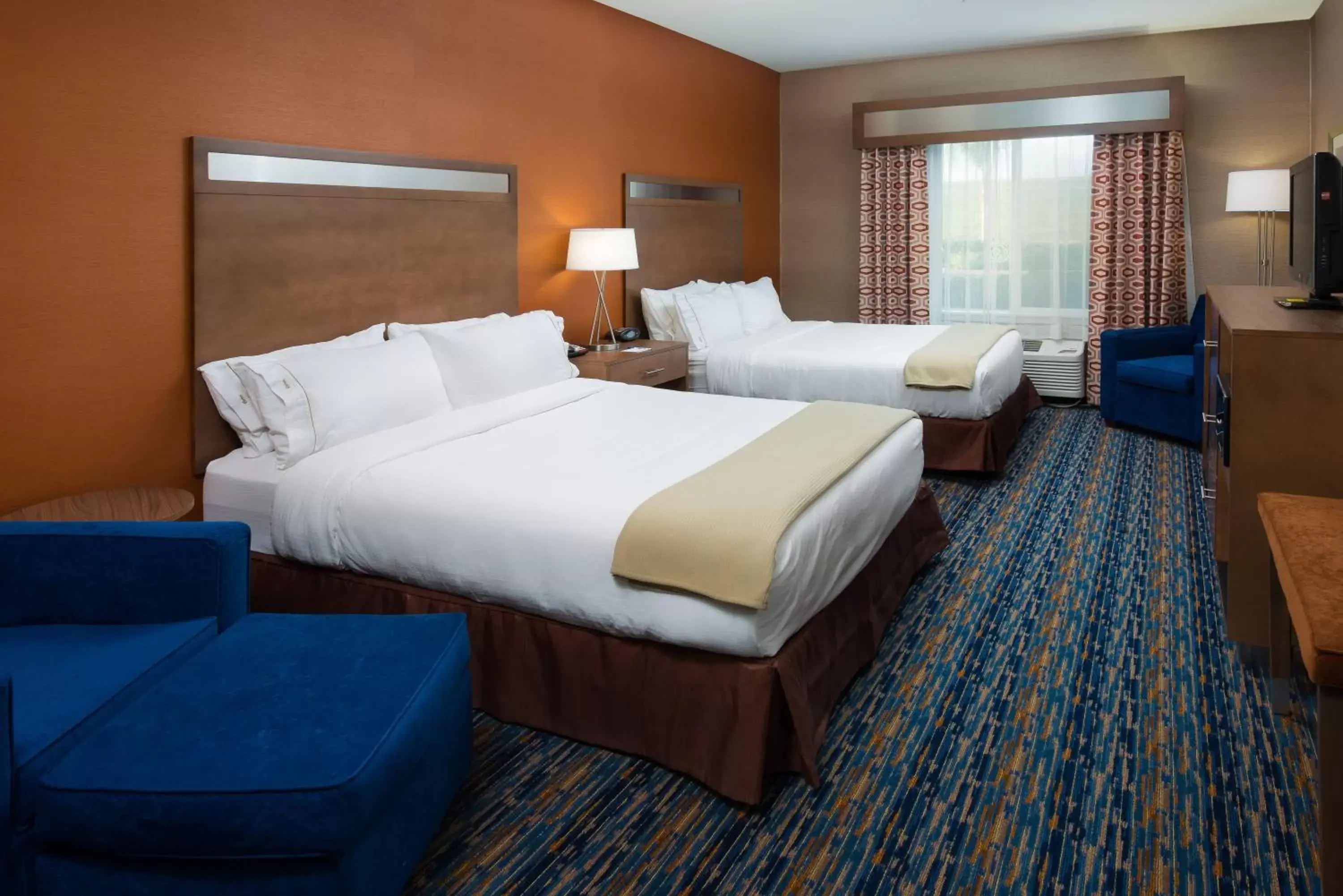 Photo of the whole room, Bed in Holiday Inn Express Rocklin - Galleria Area, an IHG Hotel