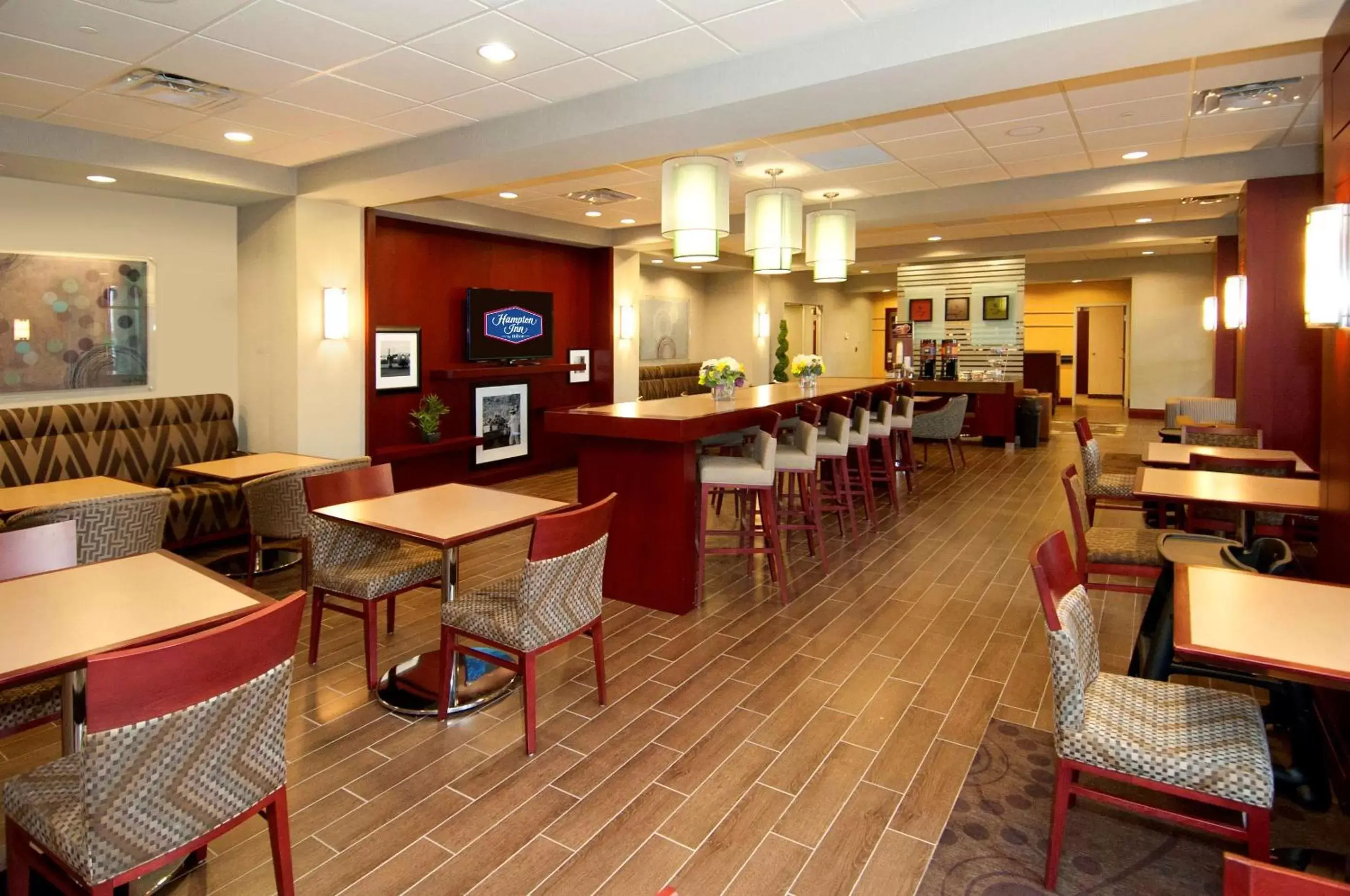 Dining area, Restaurant/Places to Eat in Hampton Inn by Hilton Brampton - Toronto