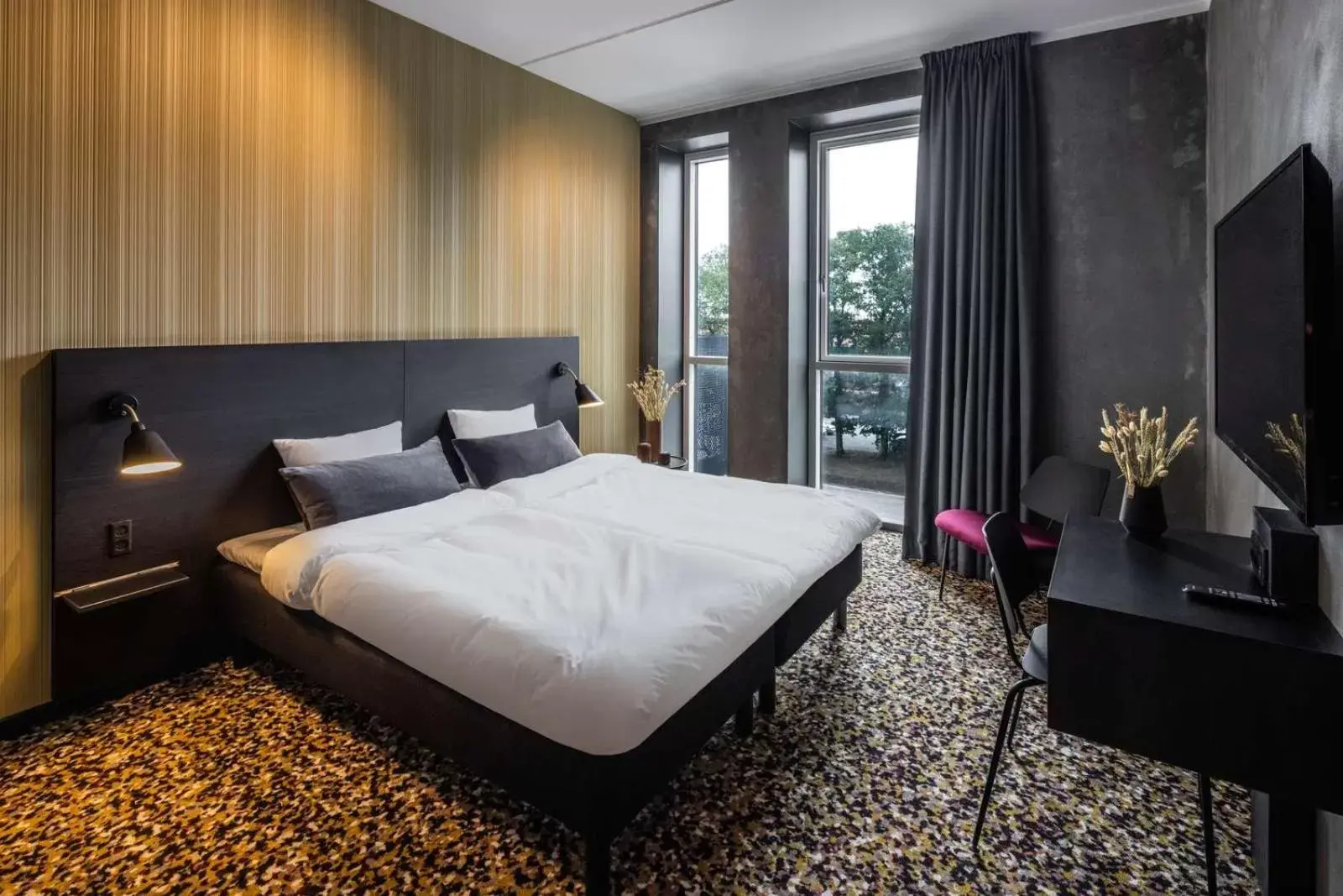 Bed in Peak 12 Hotel Bed in Peak 12 Hotel