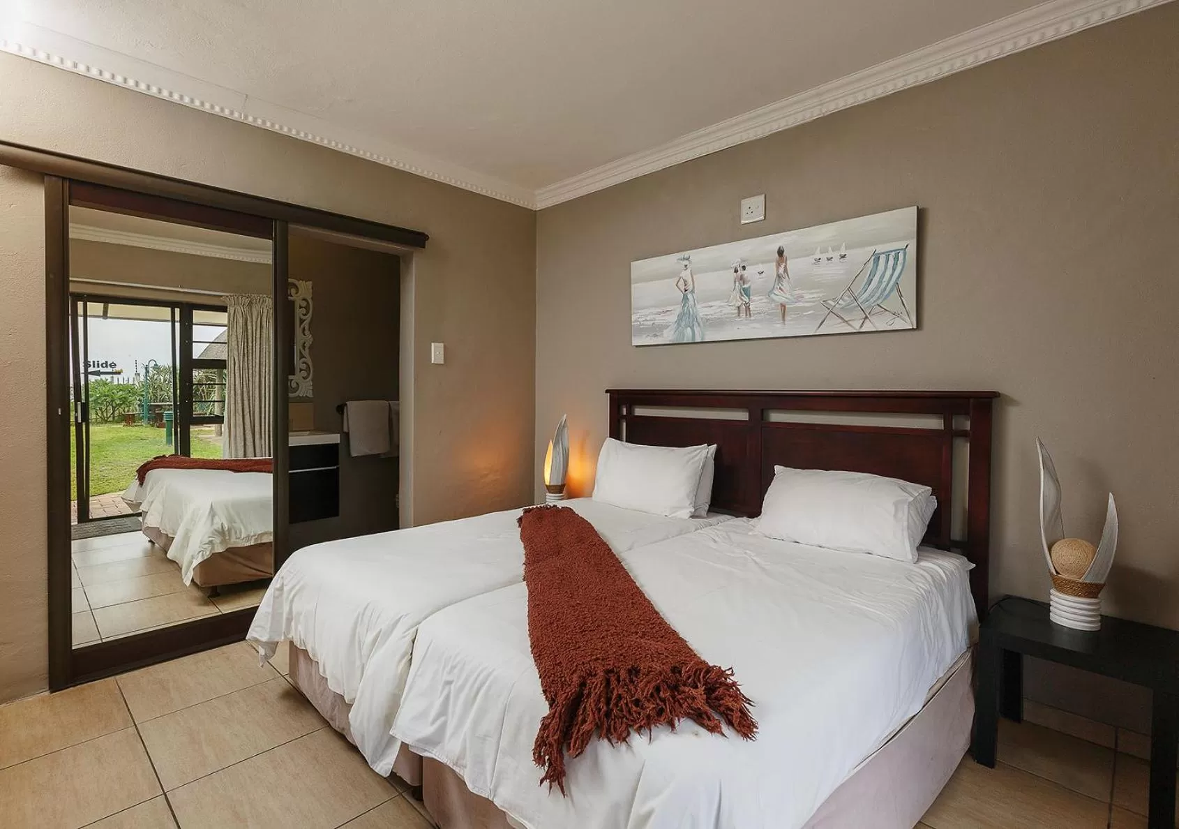 Bed in My Den Beachfront B&B and Self-Catering