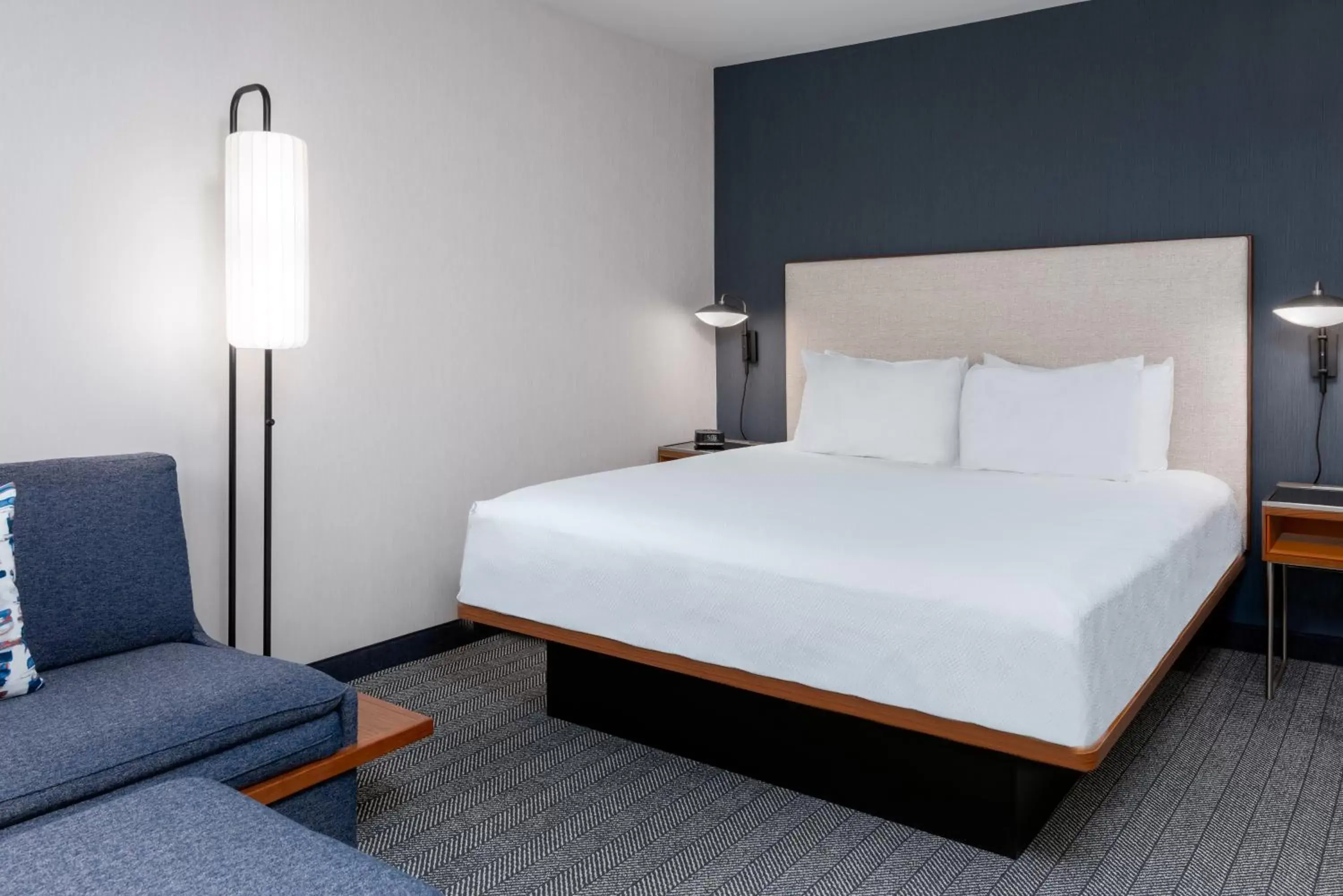 Bedroom, Bed in Courtyard by Marriott Danbury