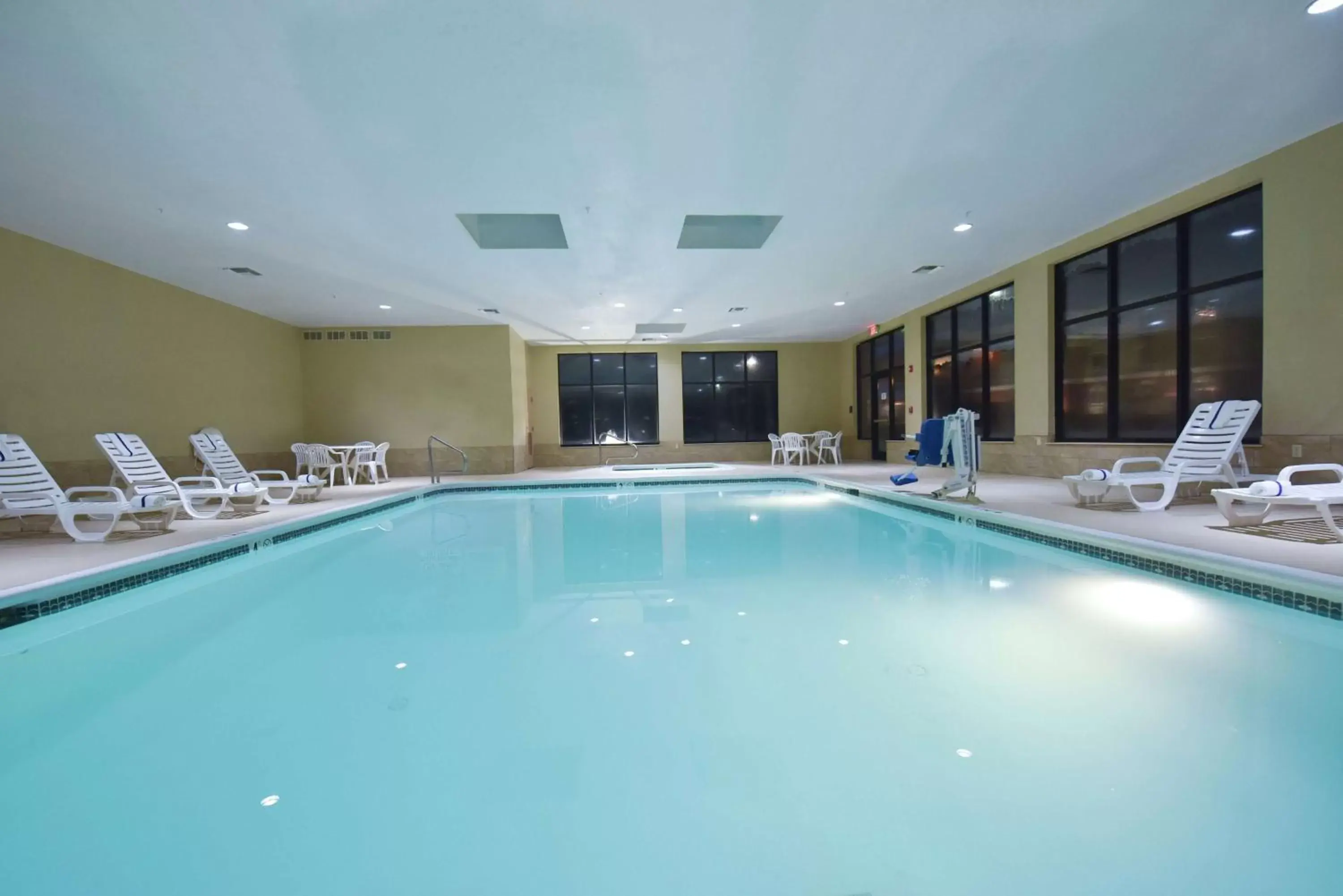 Pool view, Swimming Pool in Hampton Inn Selma