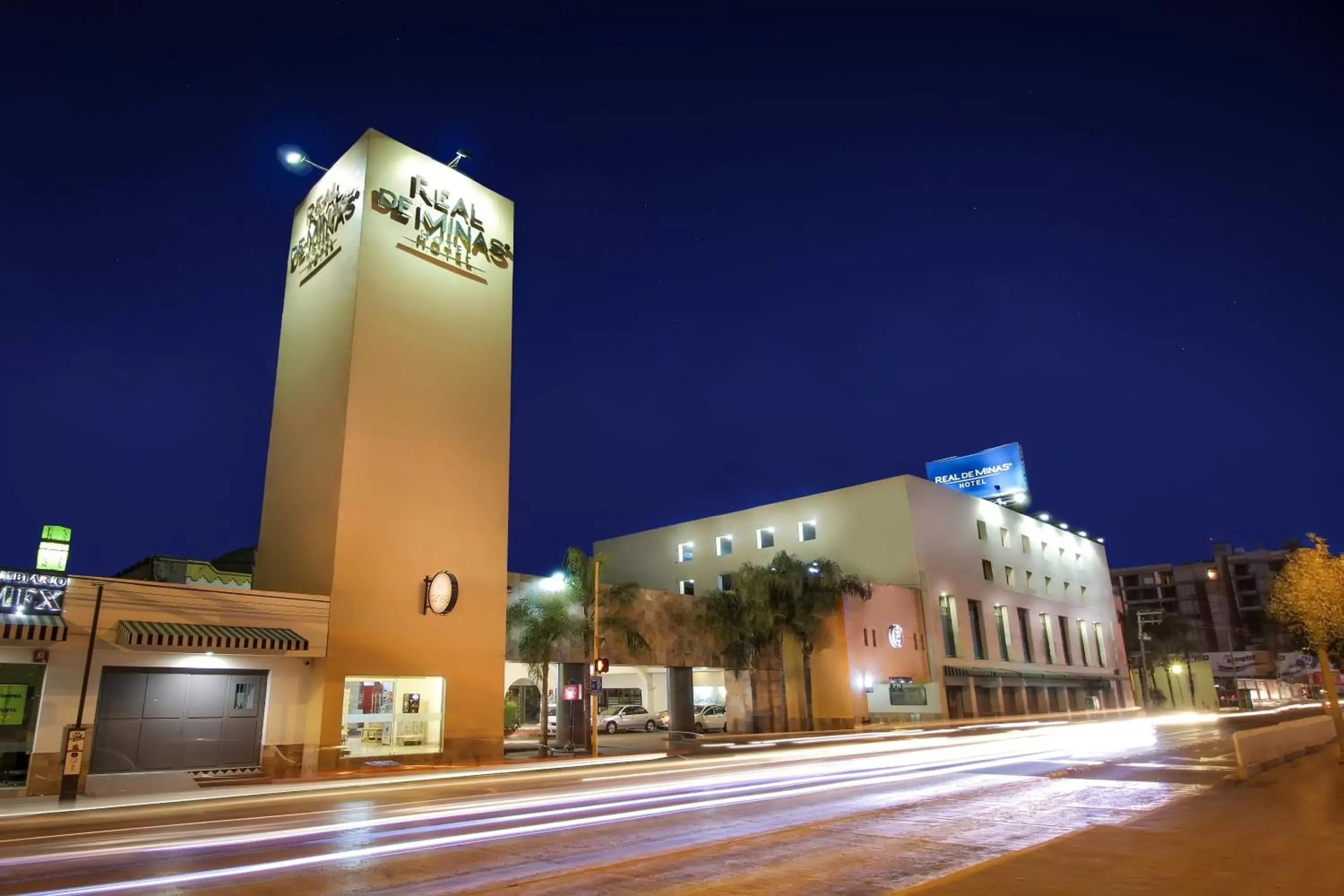 Nearby landmark, Property Building in Real de Minas Poliforum