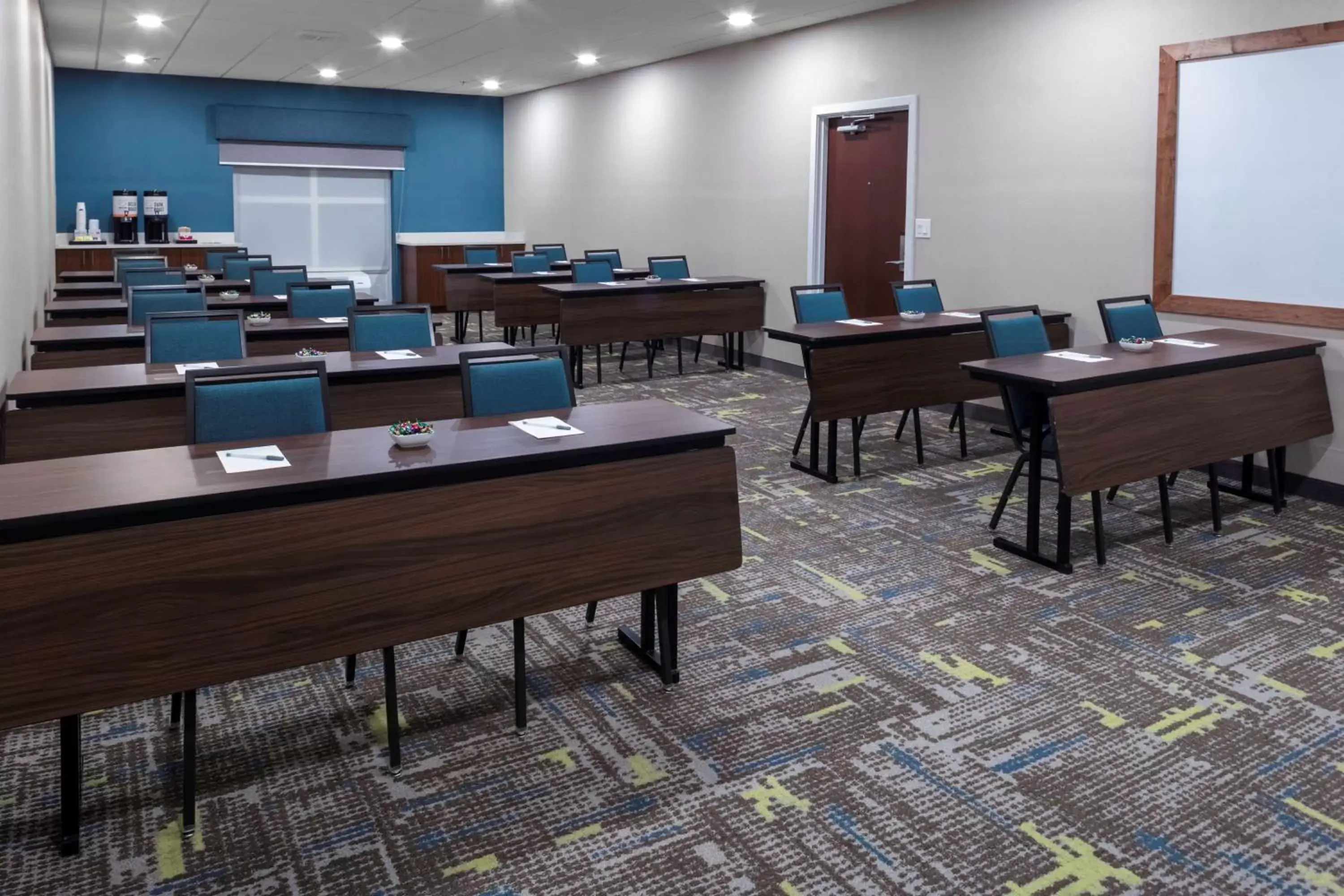 Meeting/conference room in Hampton Inn by Hilton Concord/Bow