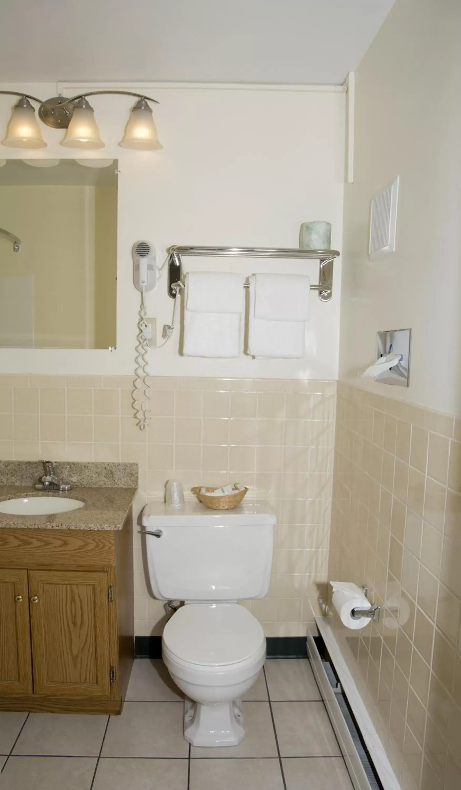 Bathroom in Travelers Inn