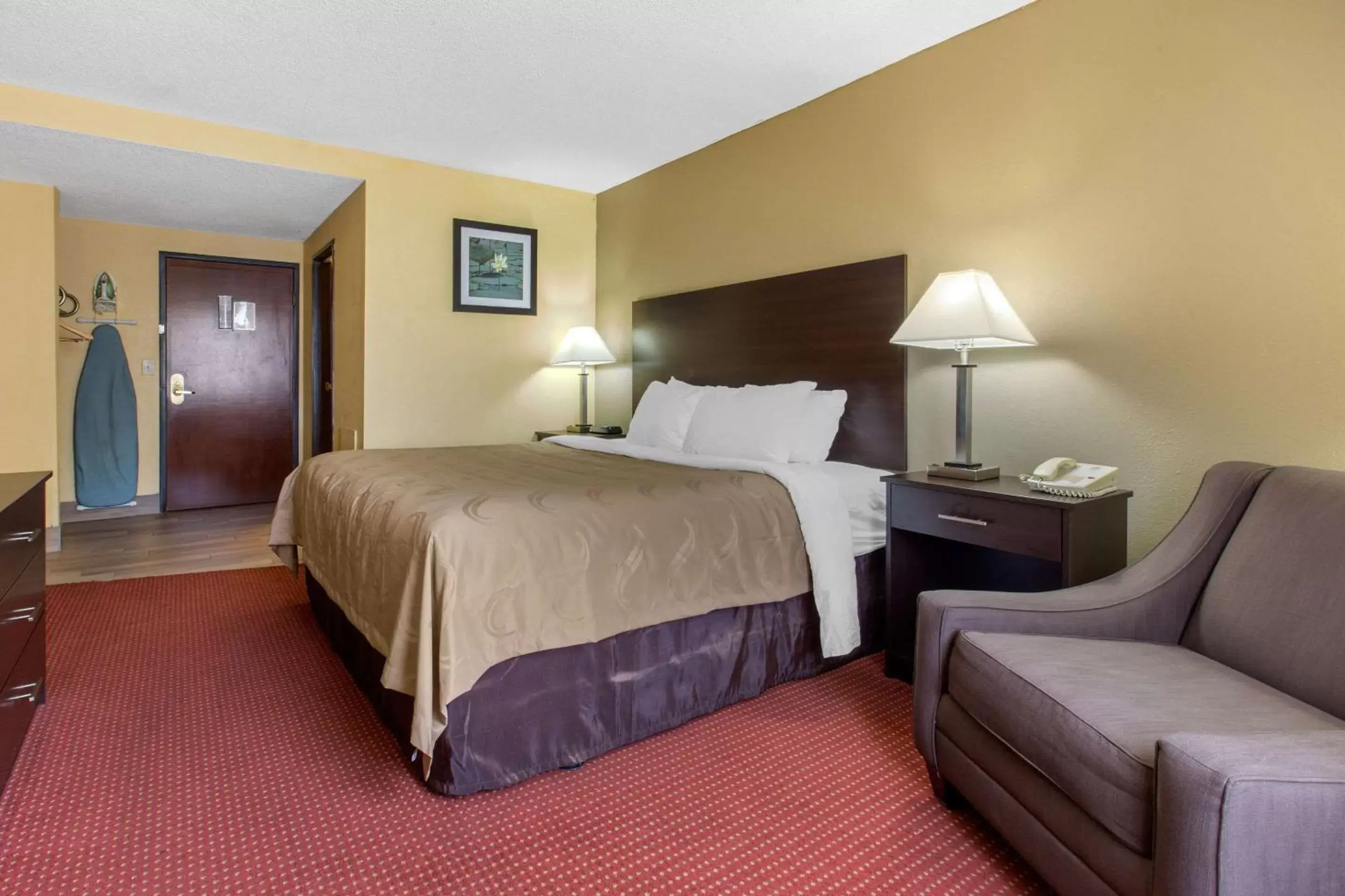 Photo of the whole room, Bed in Quality Inn Williamston