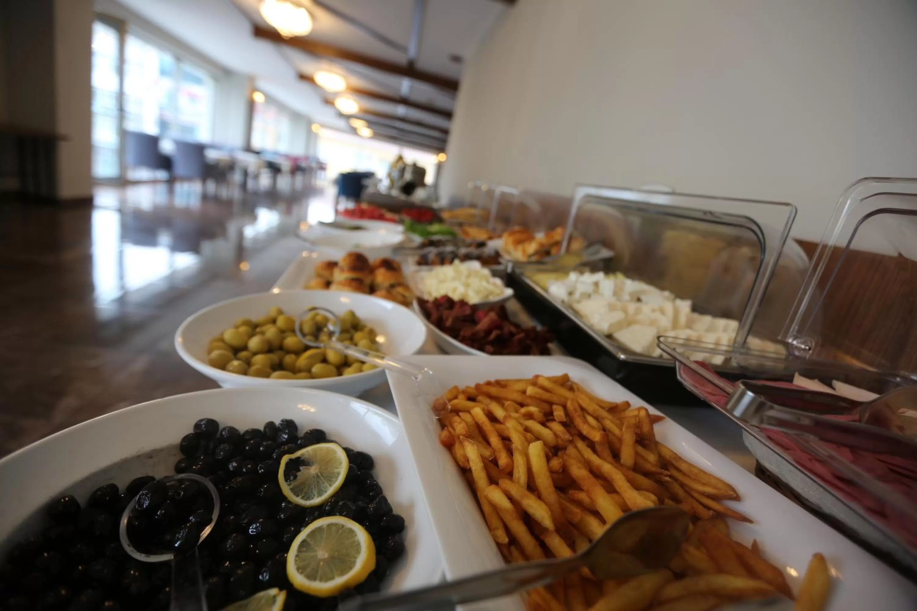 Food and drinks in TEVETOGLU HOTEL