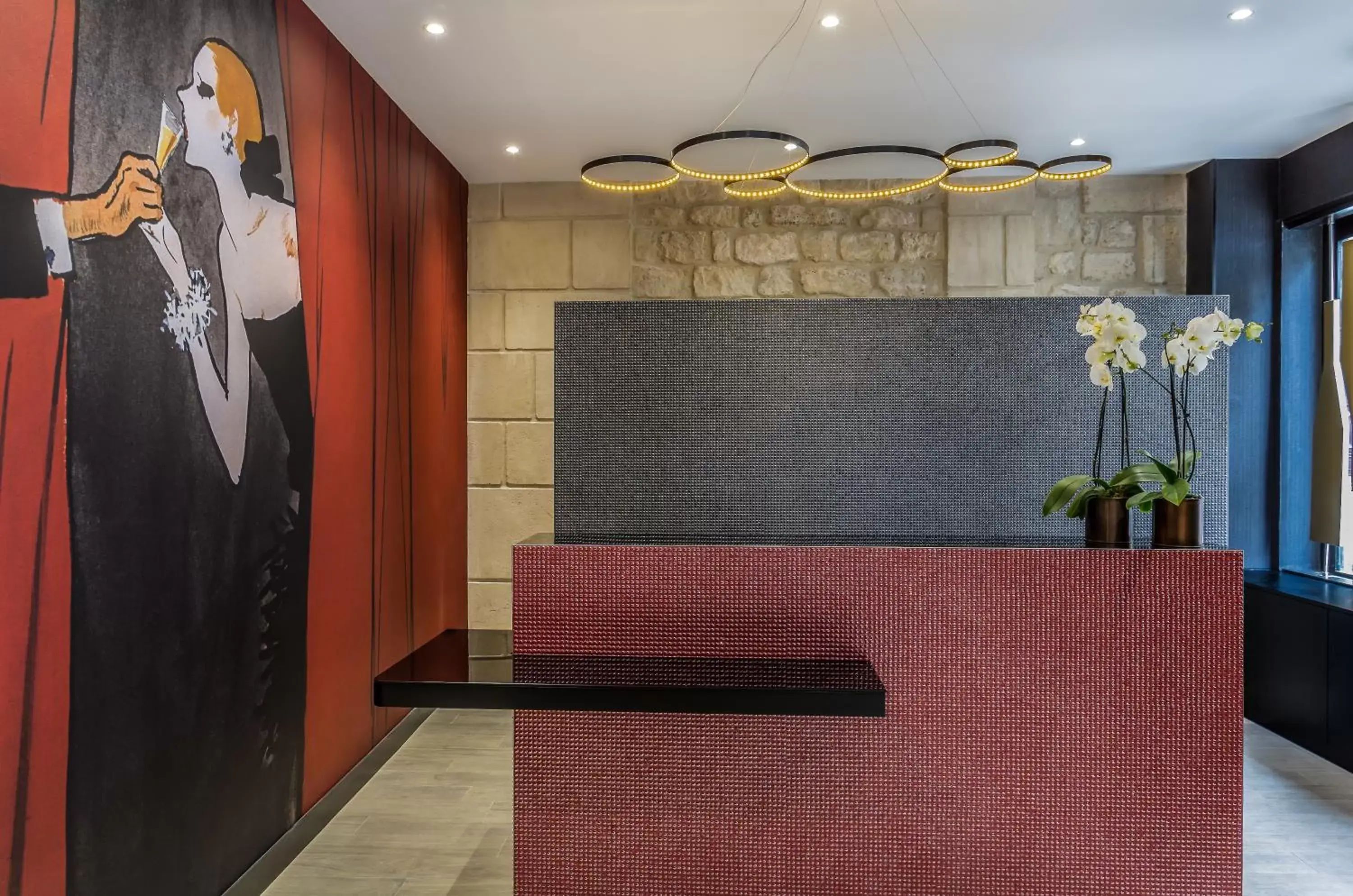 Decorative detail, Lobby/Reception in Hotel Les Bulles De Paris