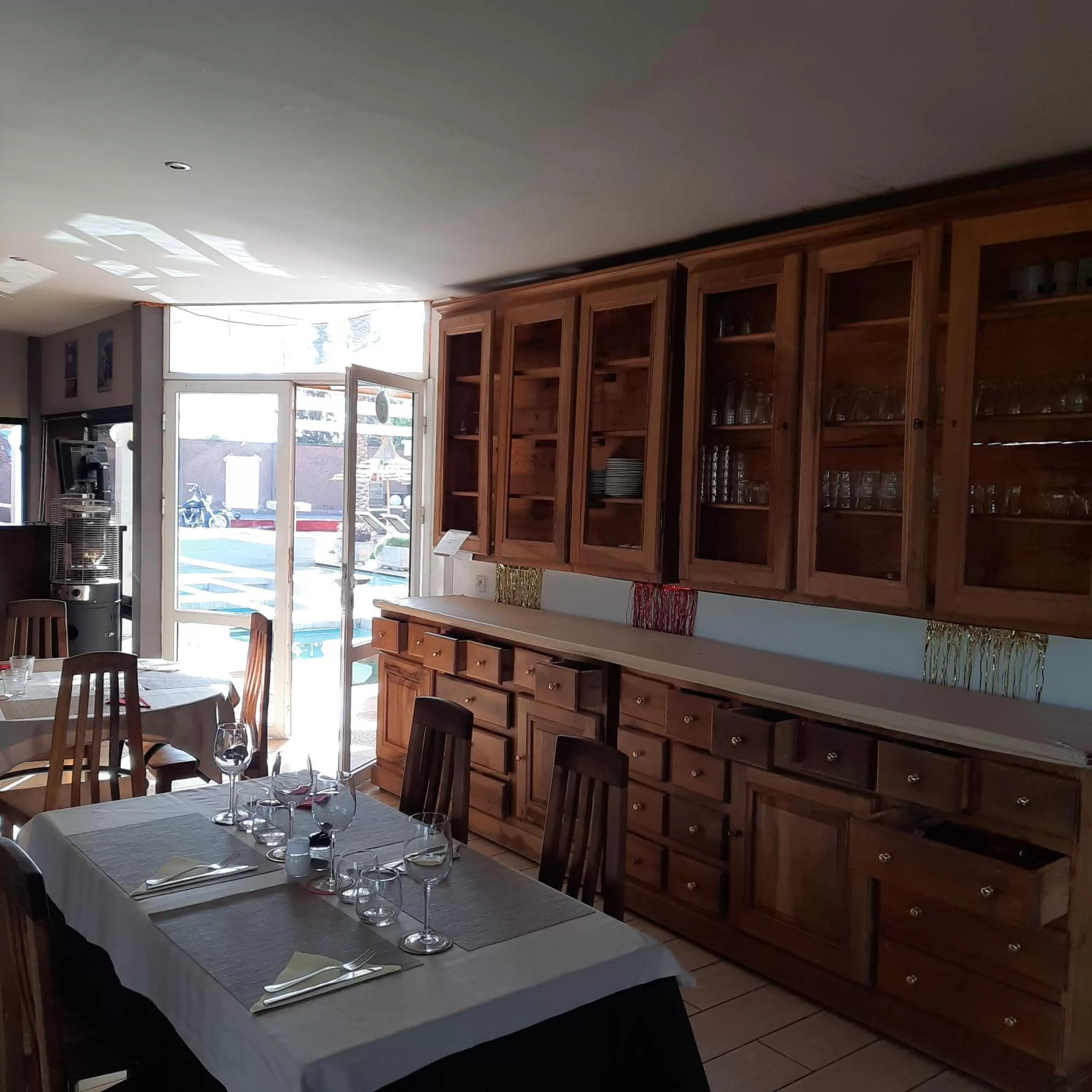 Restaurant/Places to Eat in Résidence Habiba