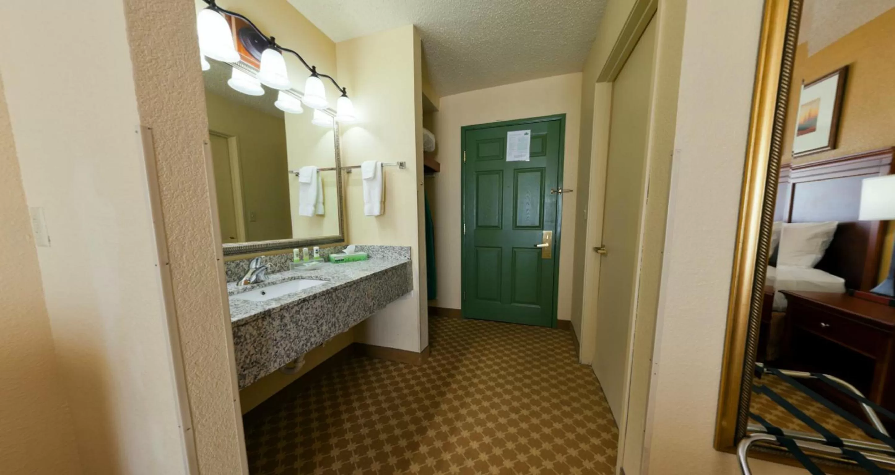 Photo of the whole room in Country Inn & Suites by Radisson, Kalamazoo, MI